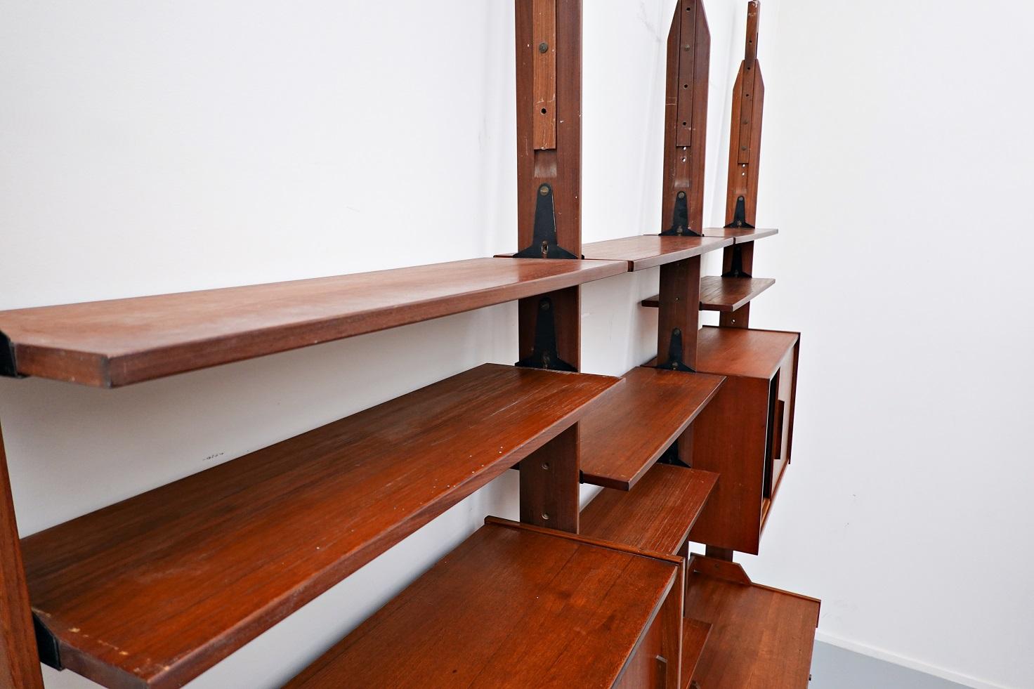 Mid-Century Modern Italian Wall Unit, Teak, 1960s 12