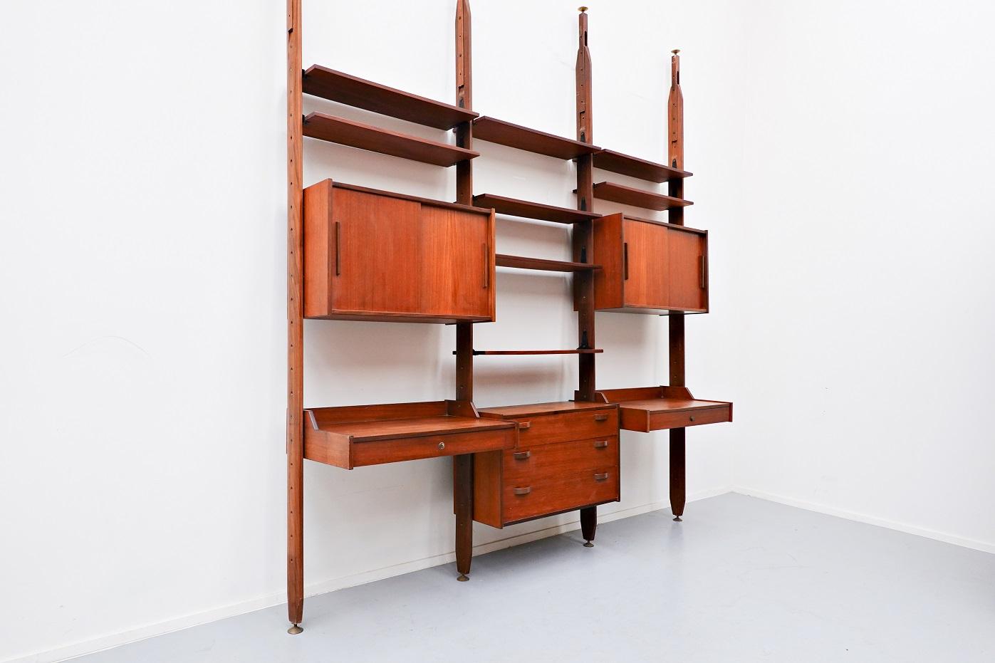 Mid-Century Modern Italian Wall Unit, Teak, 1960s In Good Condition In Brussels, BE