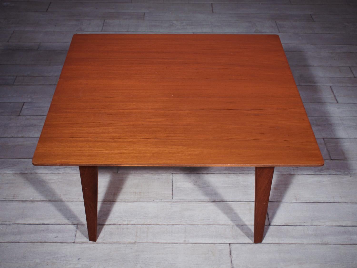 Mid-20th Century Italian Mid-Century Teak Wood Coffee Table by Vittorio Dassi, 1960s For Sale