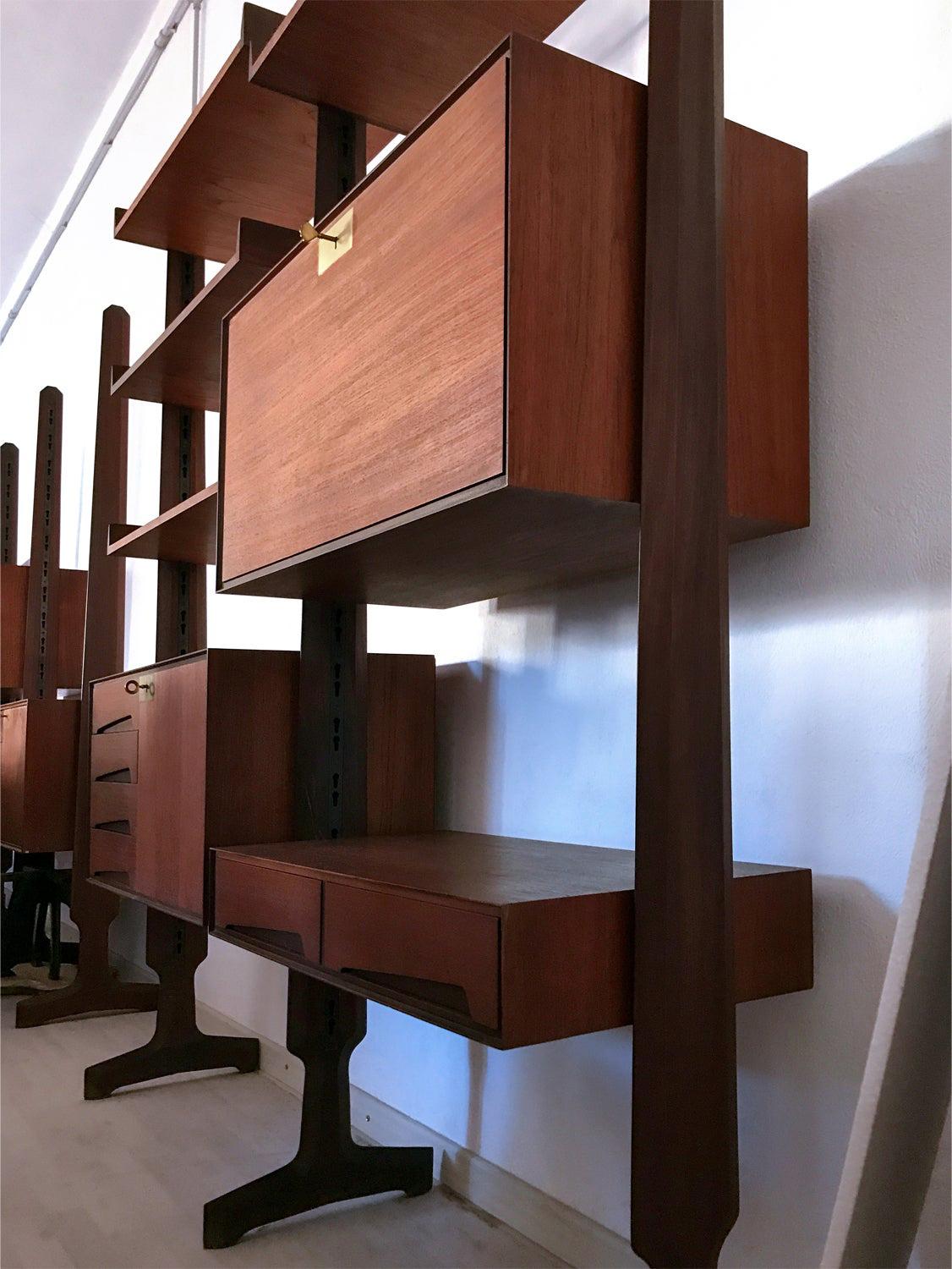 Mid-Century Modern Italian Teak Wood Freestanding Bookcase by Vittorio Dassi with Palutari, 1950s