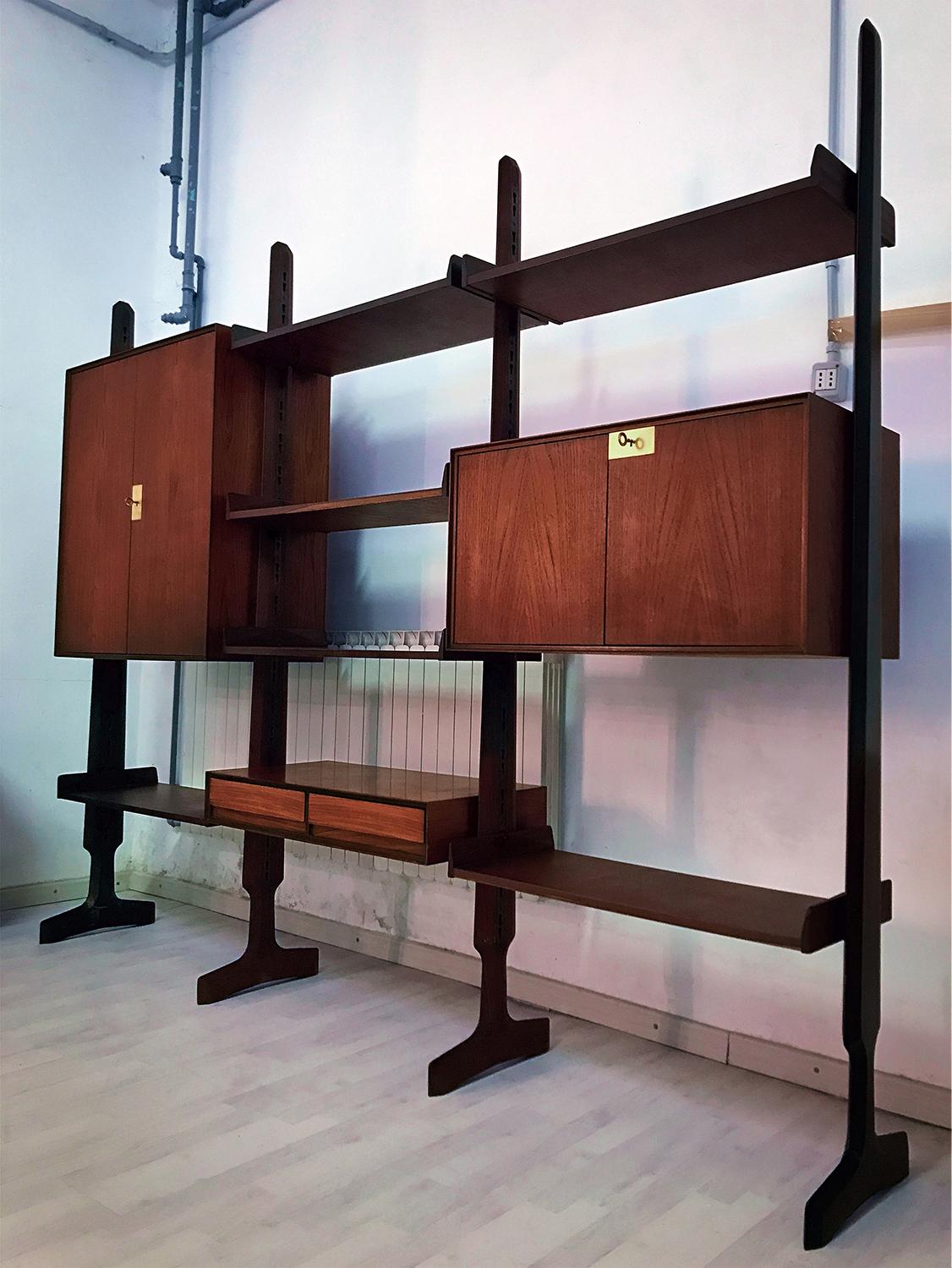Italian Teak Wood Freestanding Bookcase by Vittorio Dassi with Palutari, 1950s 3