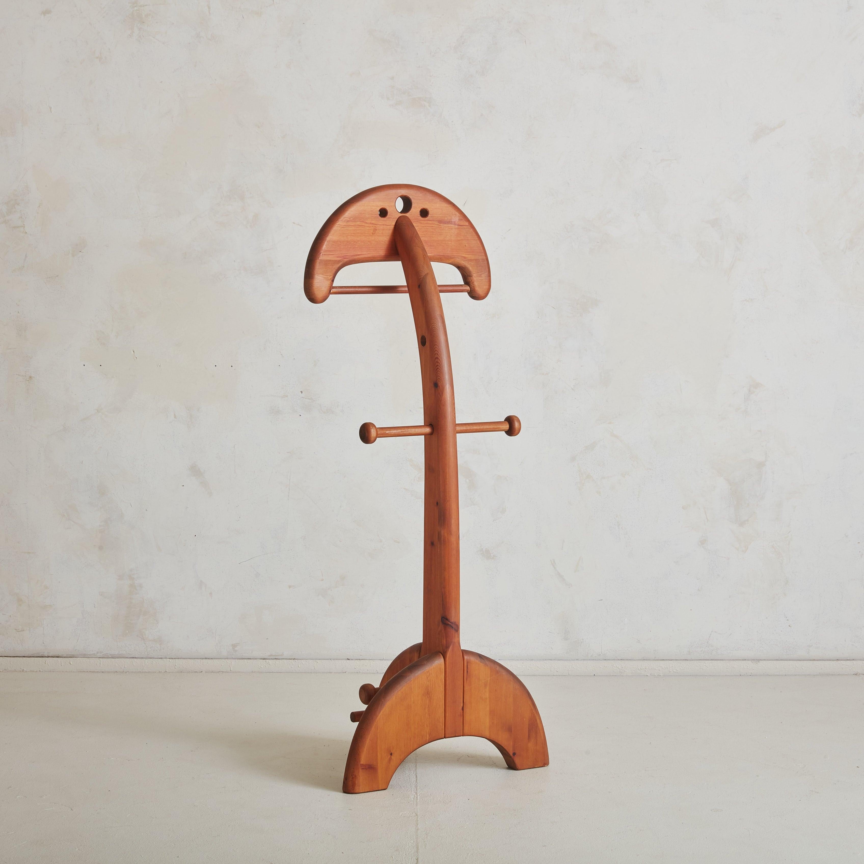 Italian Teak Wood Valet, 1960s In Good Condition For Sale In Chicago, IL