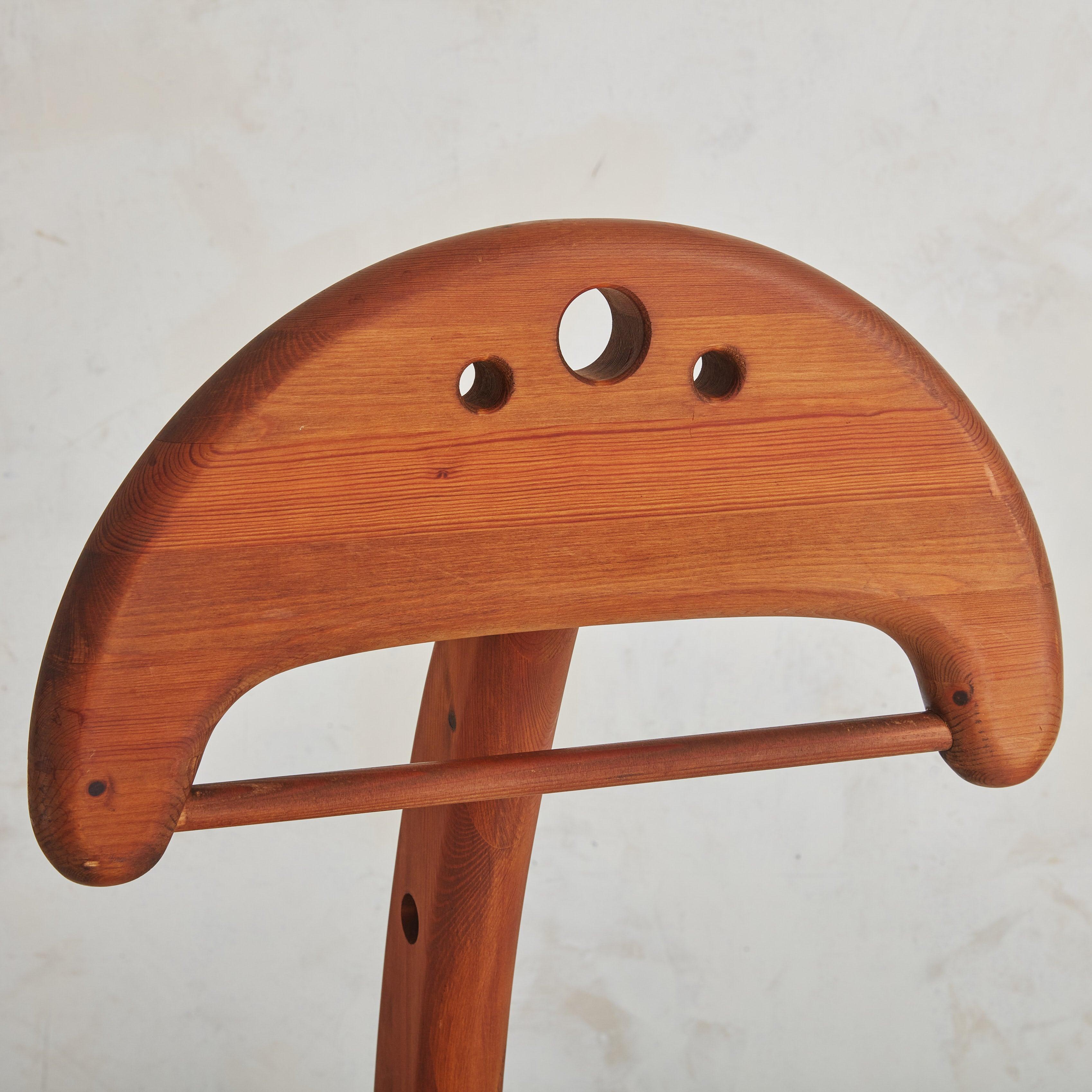 Mid-20th Century Italian Teak Wood Valet, 1960s For Sale