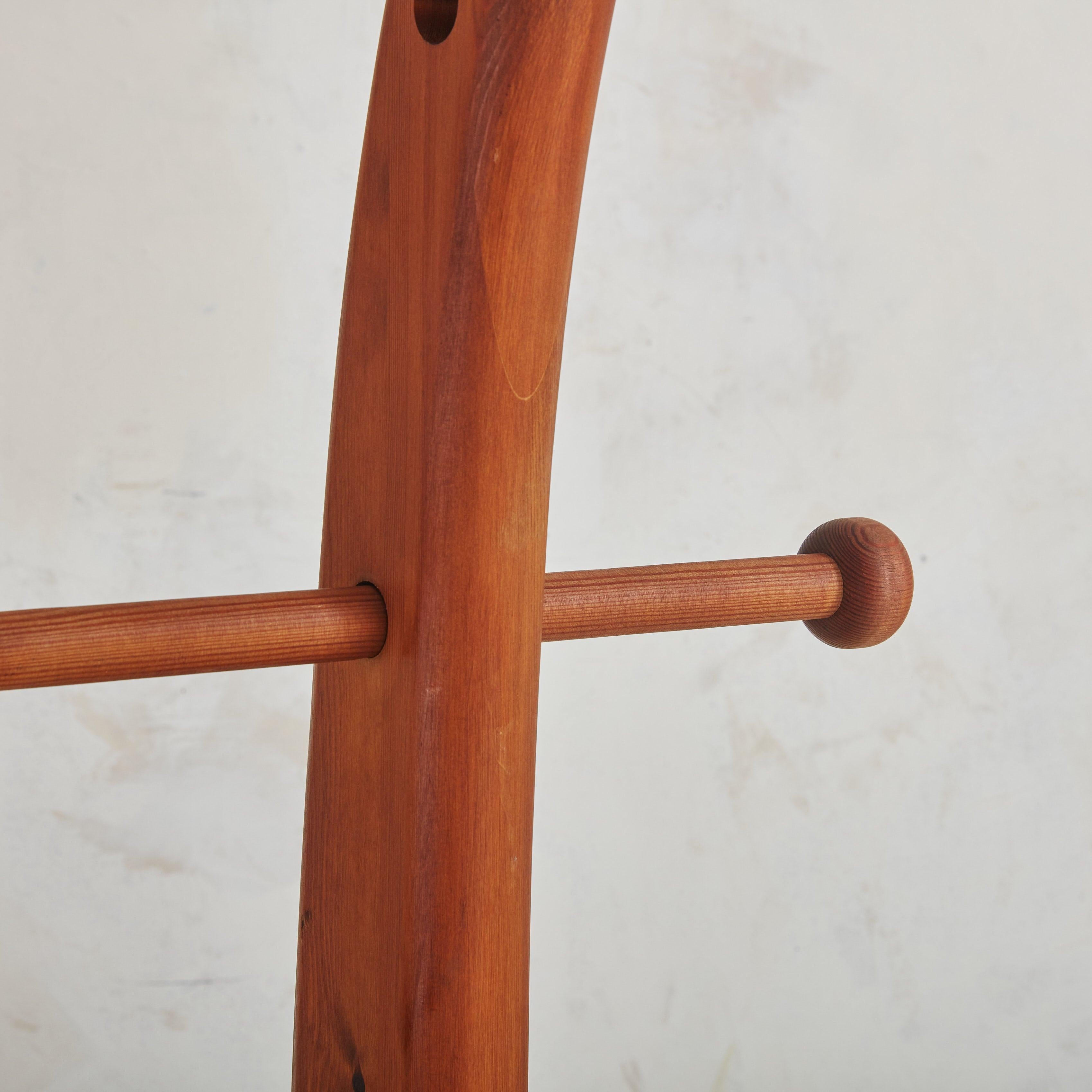 Italian Teak Wood Valet, 1960s For Sale 2