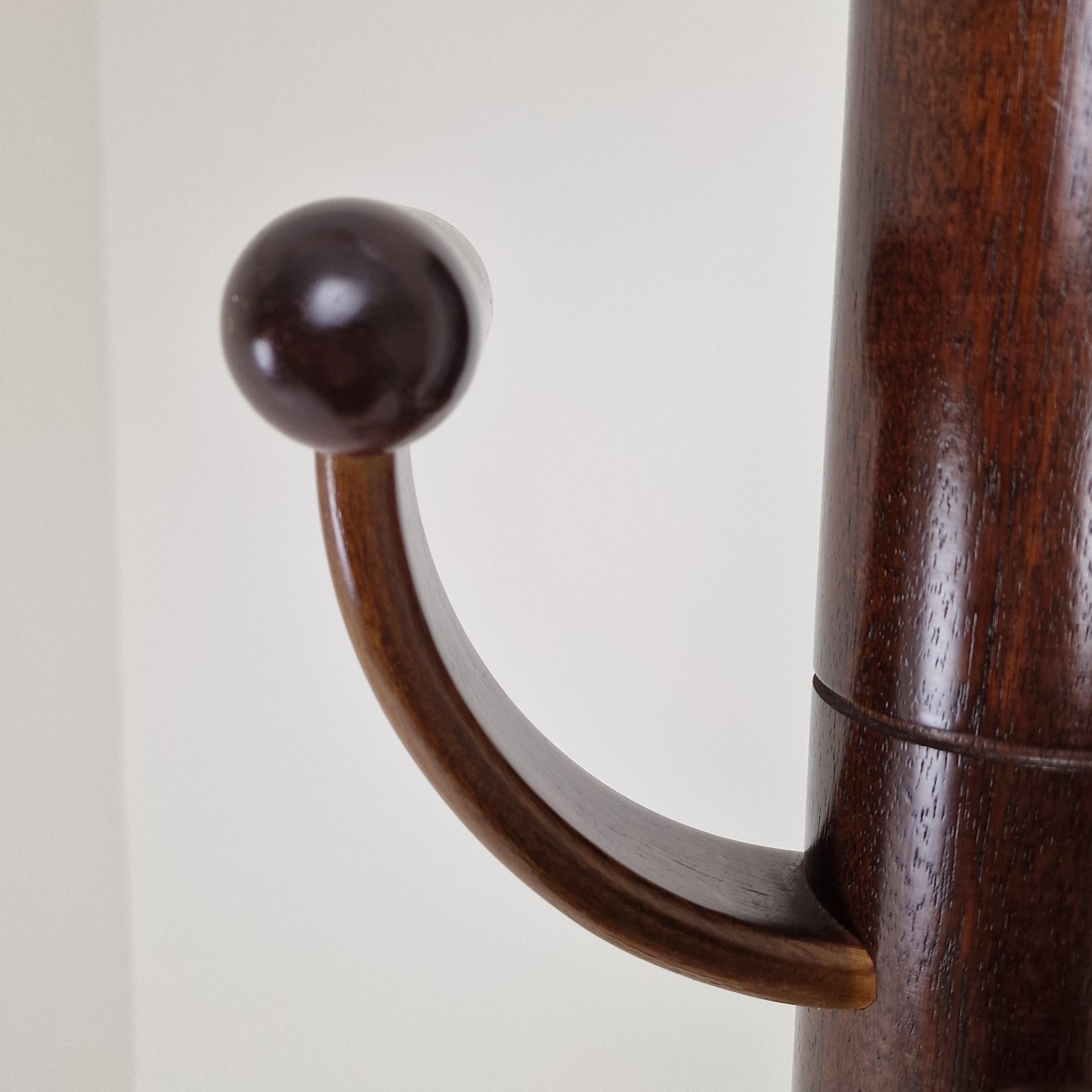 Appendiabiti italiano in legno di teak, anni '80 in vendita 2