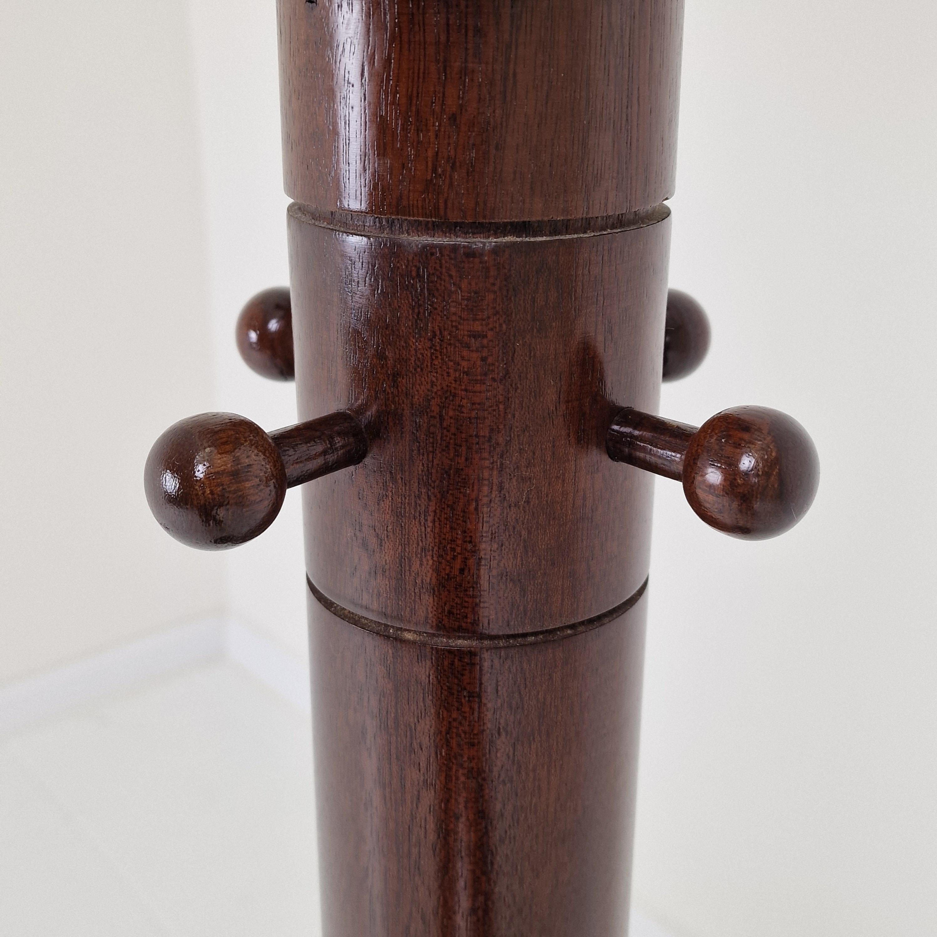 Appendiabiti italiano in legno di teak, anni '80 in vendita 3