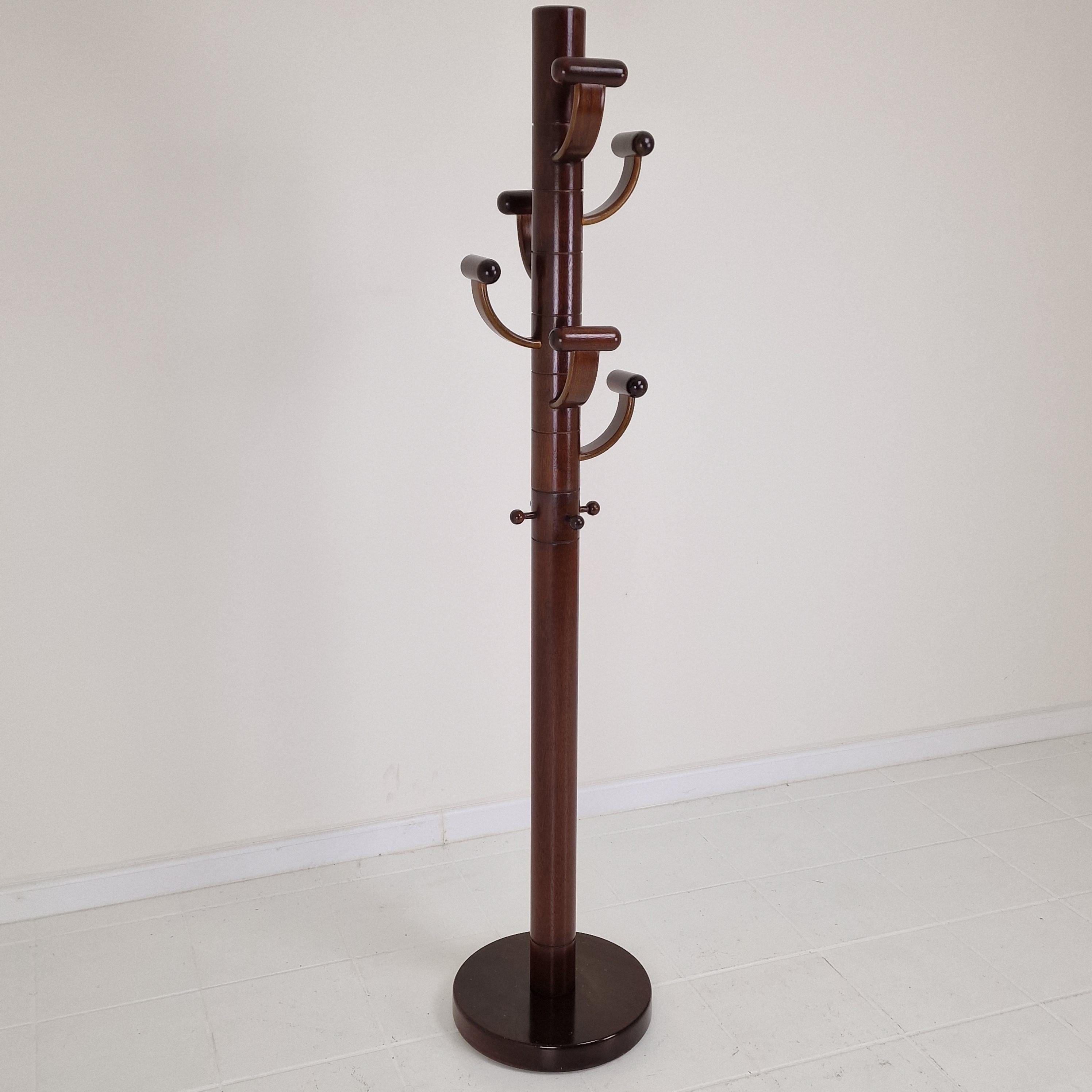 Appendiabiti italiano in legno di teak, anni '80 In condizioni buone in vendita a Oud Beijerland, NL