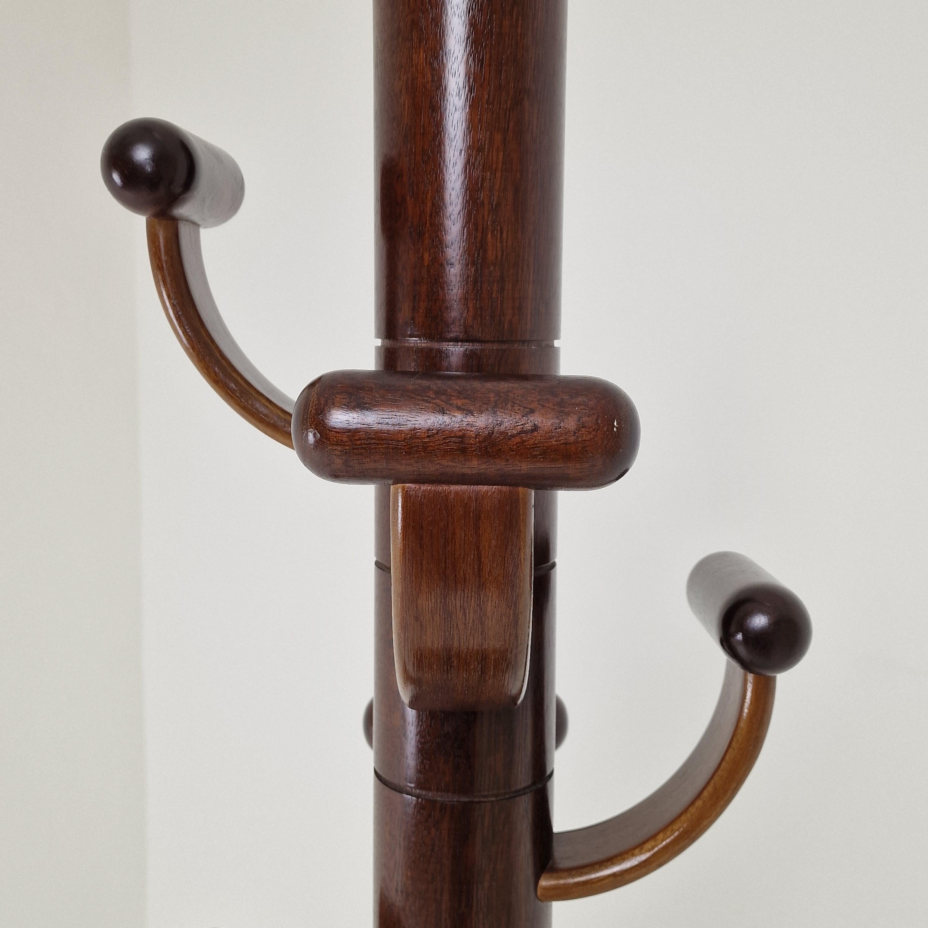 Appendiabiti italiano in legno di teak, anni '80 in vendita 1