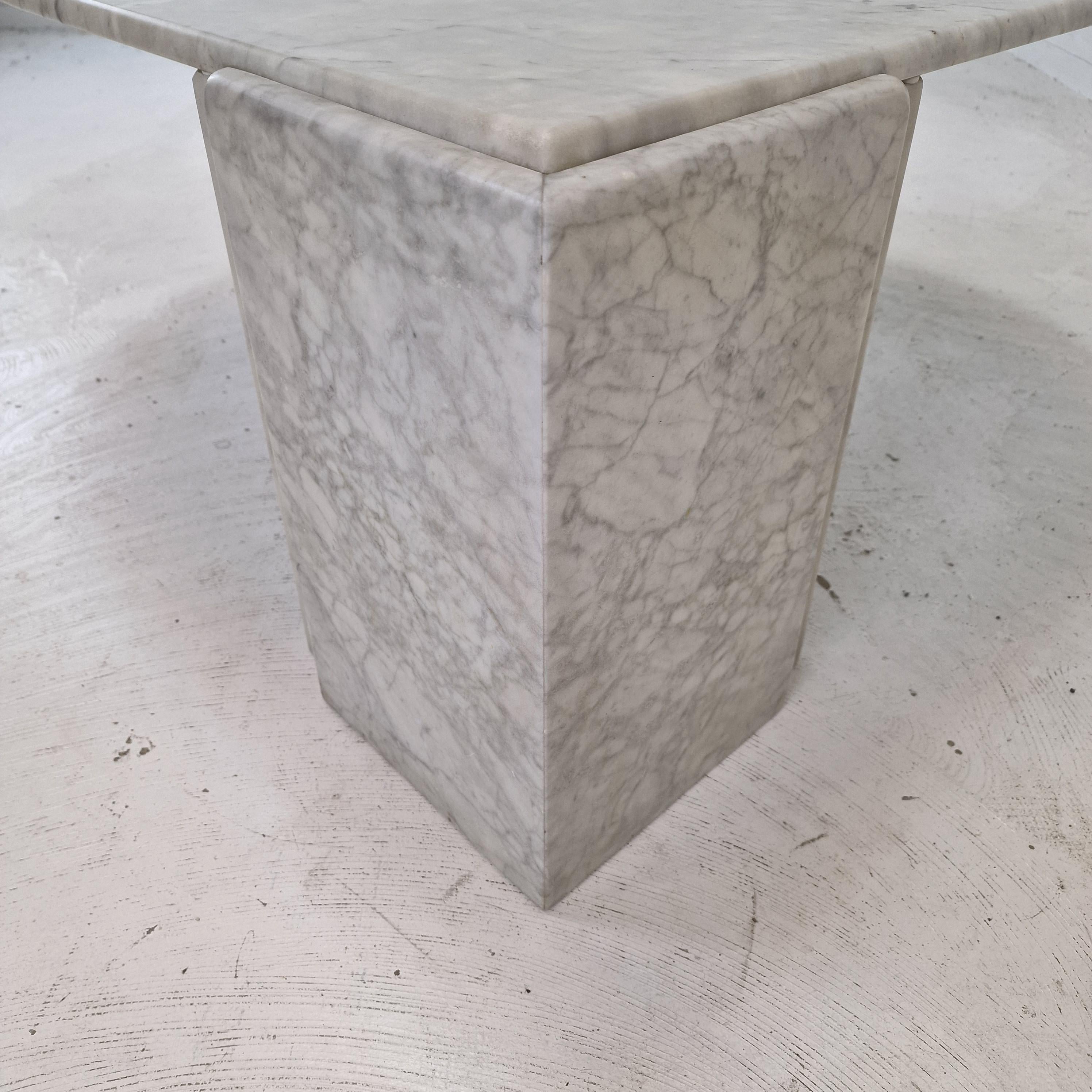 Table basse italienne en marbre en forme de goutte d'eau, années 1980 en vente 6