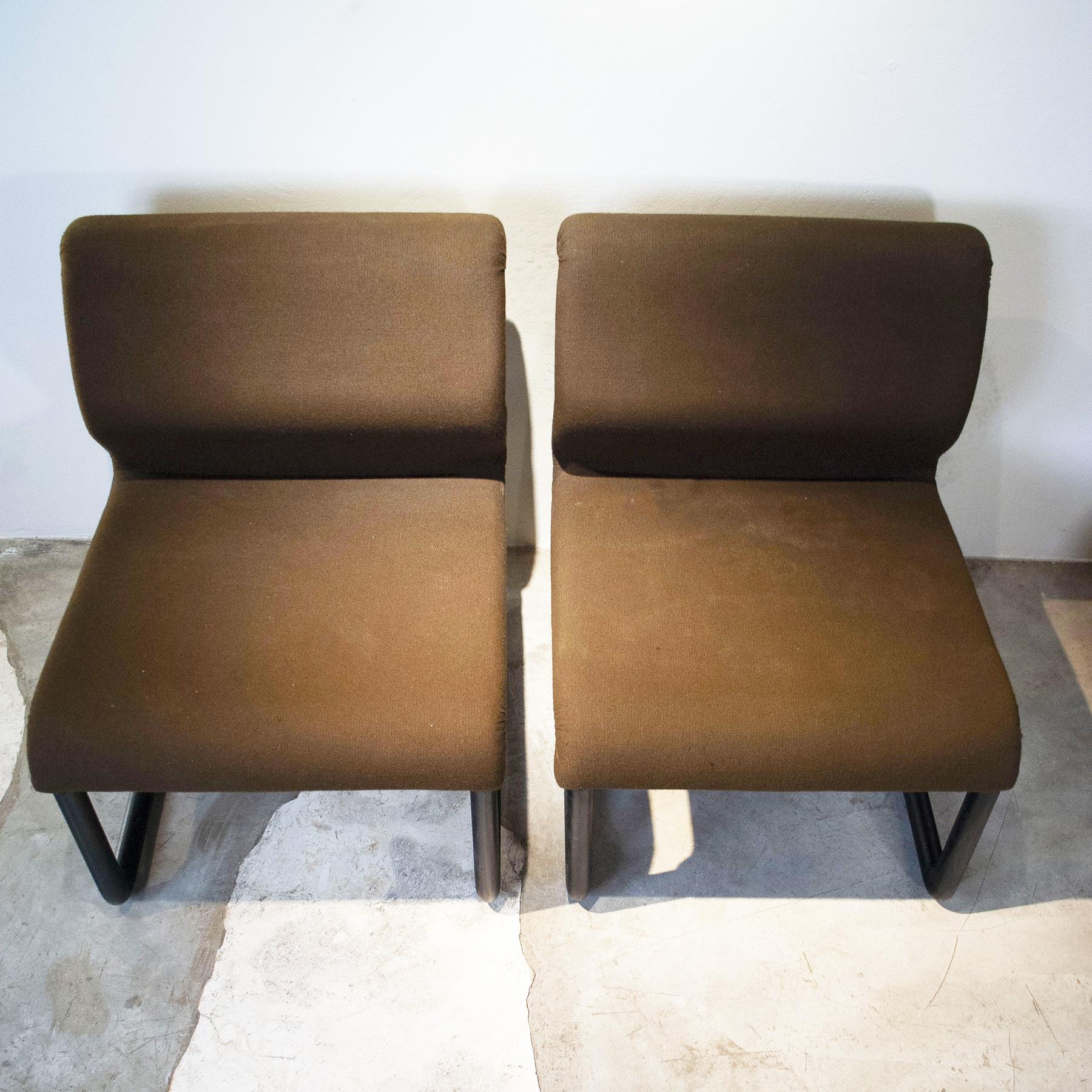 Ensemble de quatre fauteuils en tecno italien, années 80 en vente 4