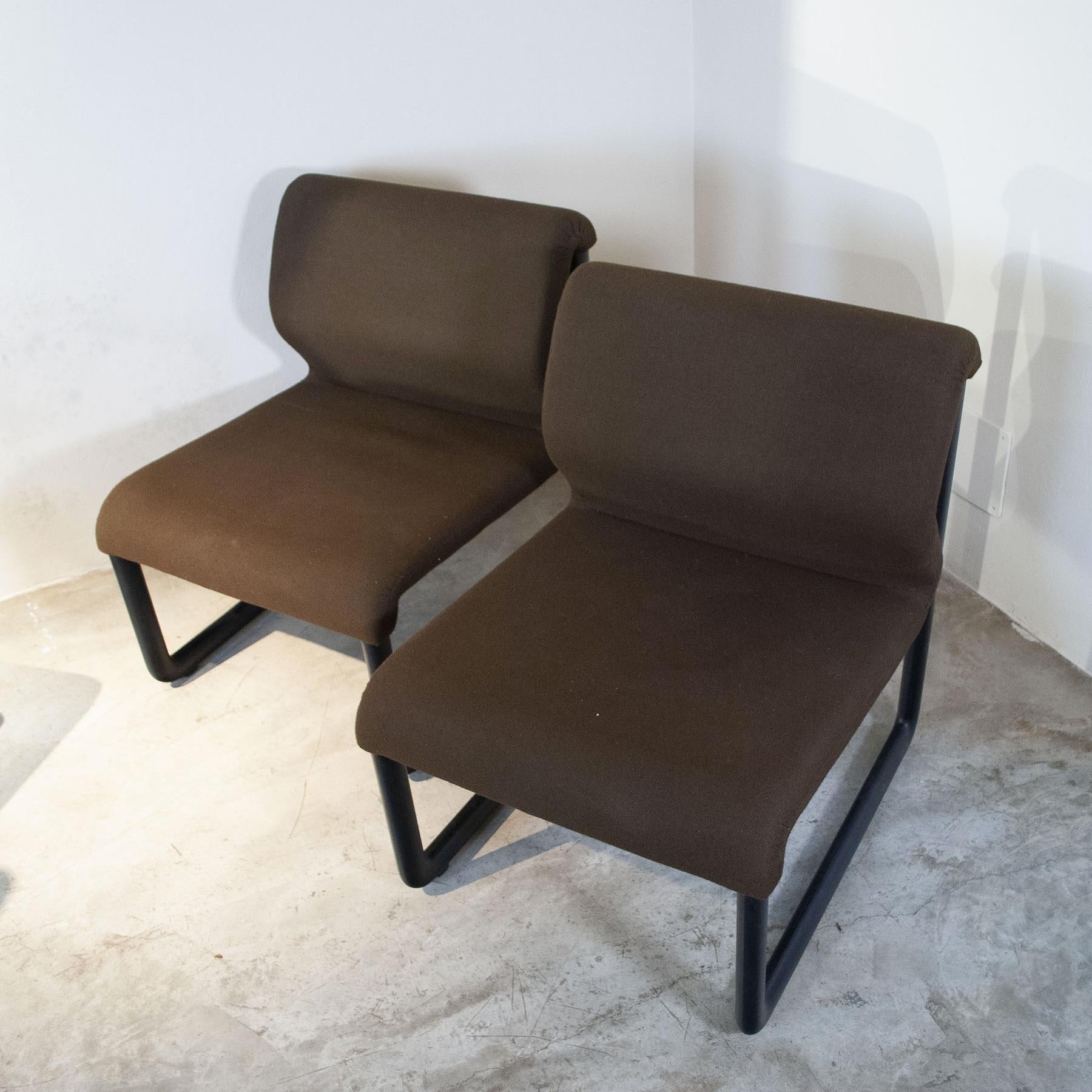 Ensemble de quatre fauteuils en tecno italien, années 80 en vente 3