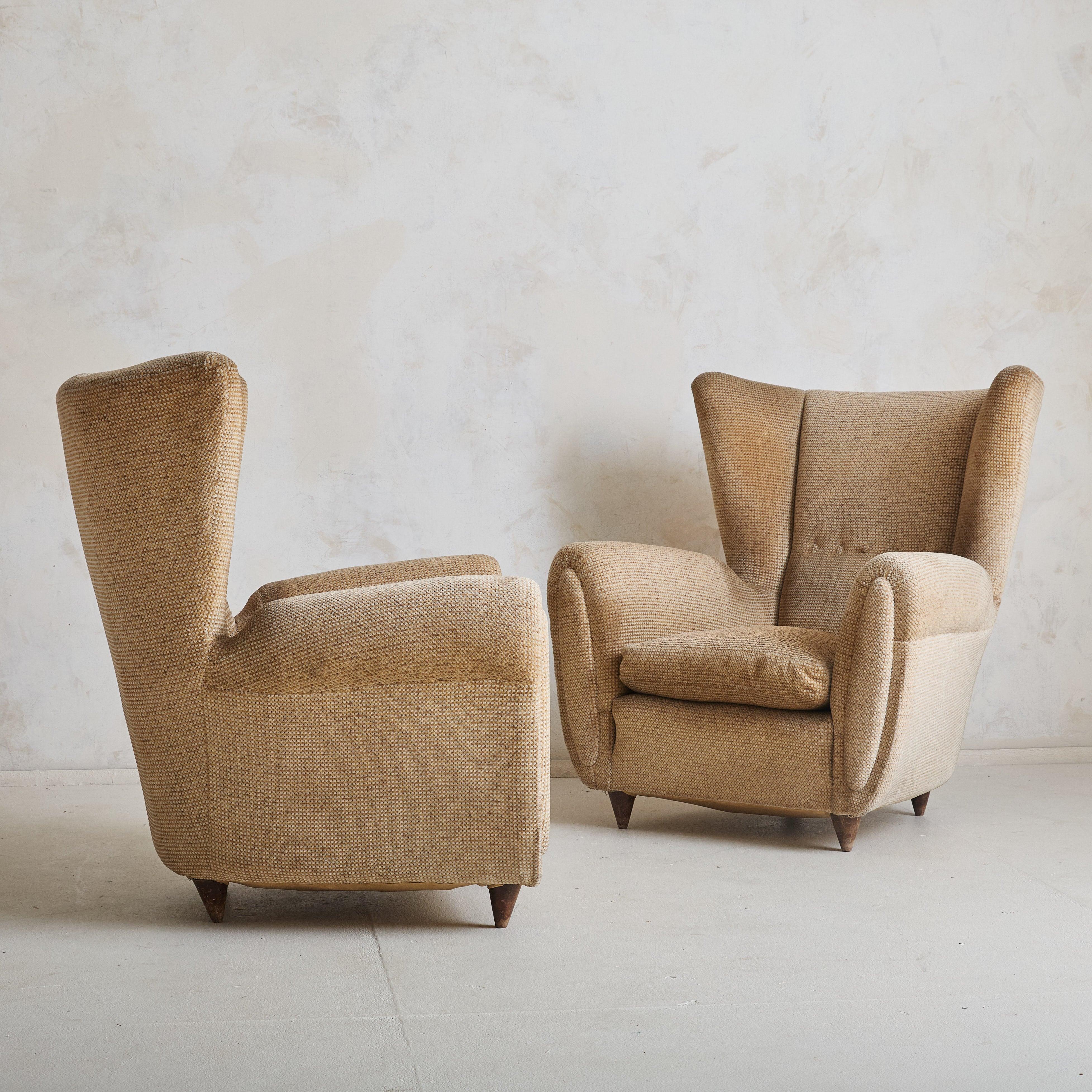 Mid-Century Modern Italian Teddy Wingback Armchair, 1960s For Sale
