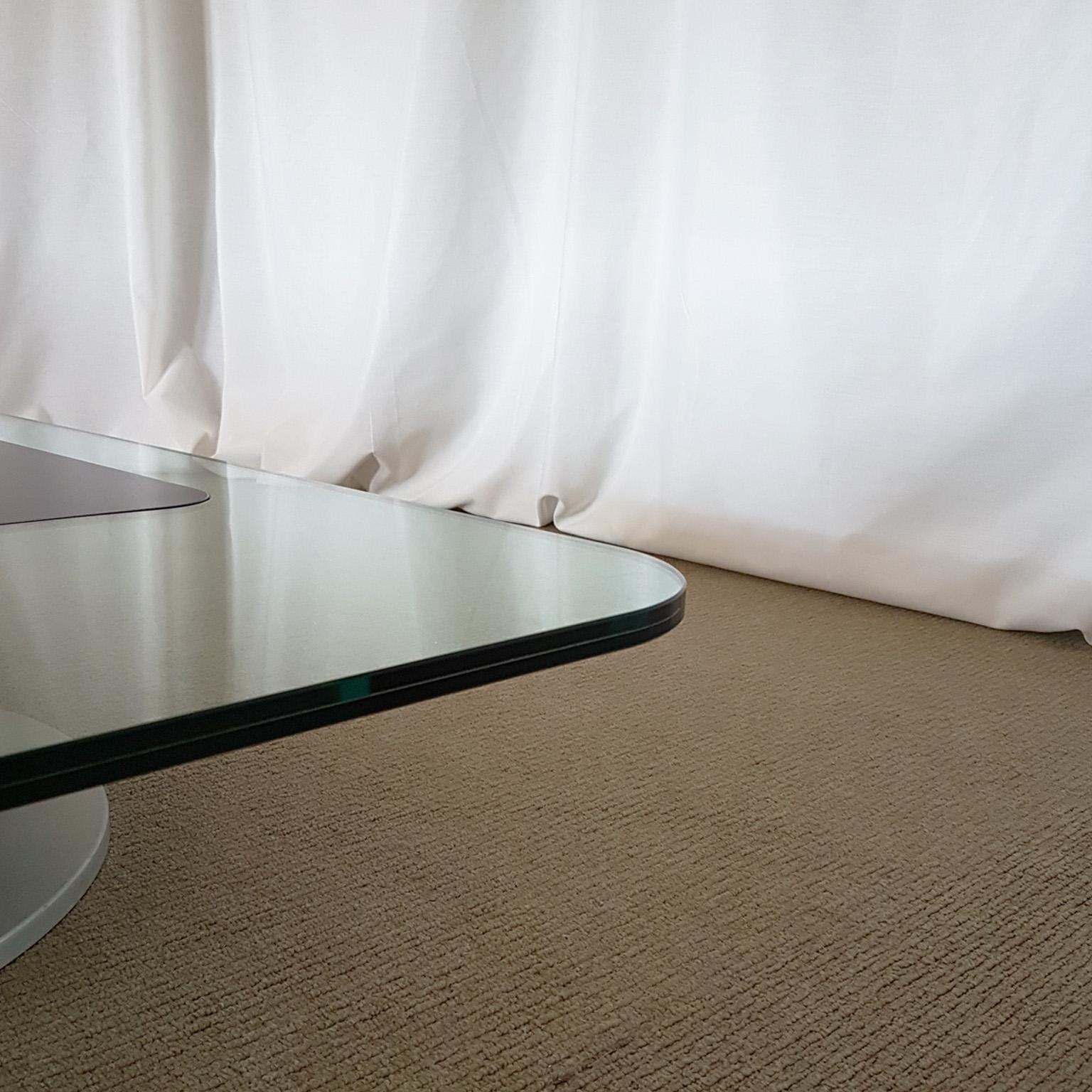 Italian Tempered Crystal Centre Table with Wood Insert, 21st Century For Sale 1