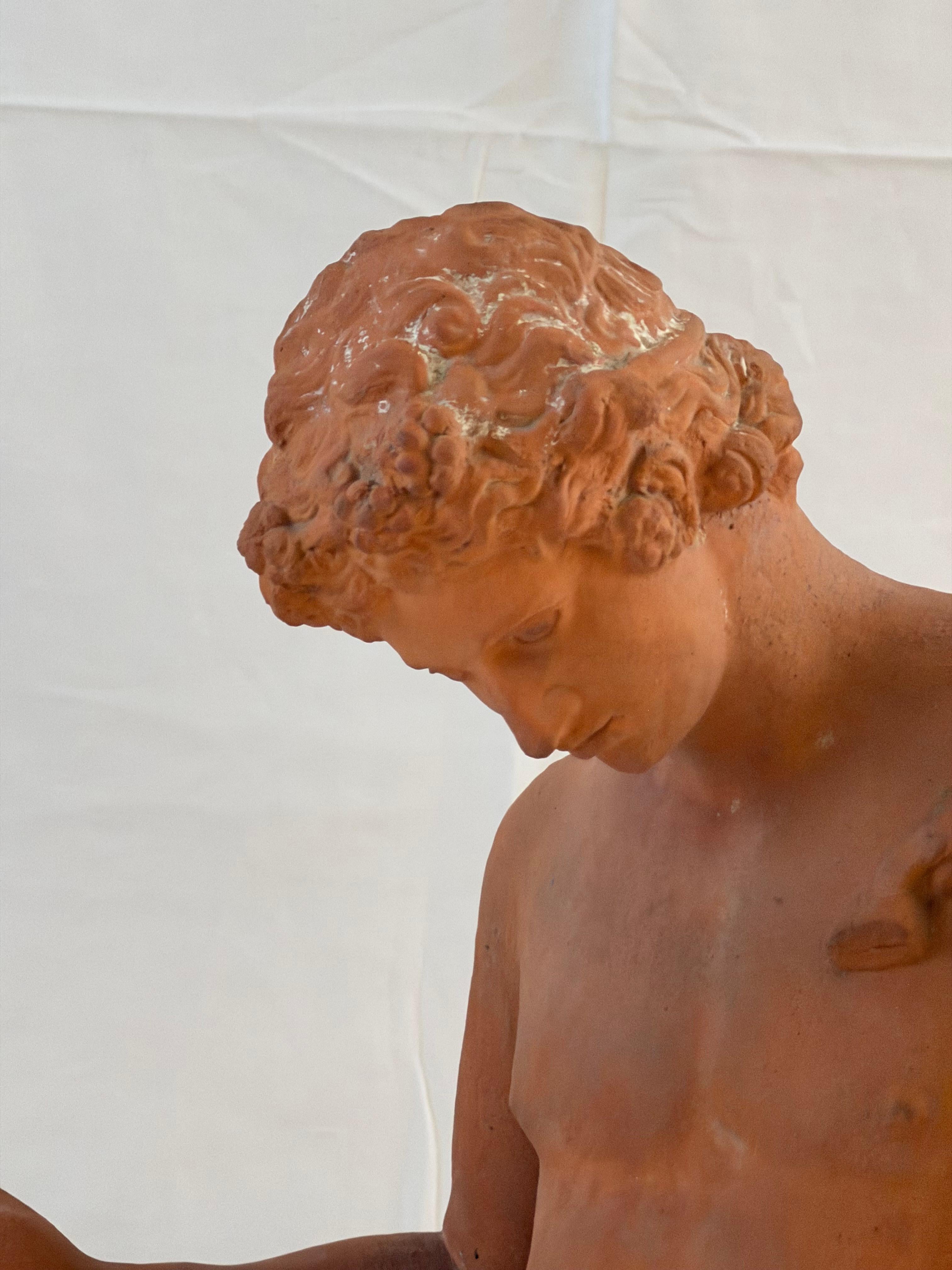 Terracotta Figura maschile classica in terracotta italiana, 1900 circa in vendita
