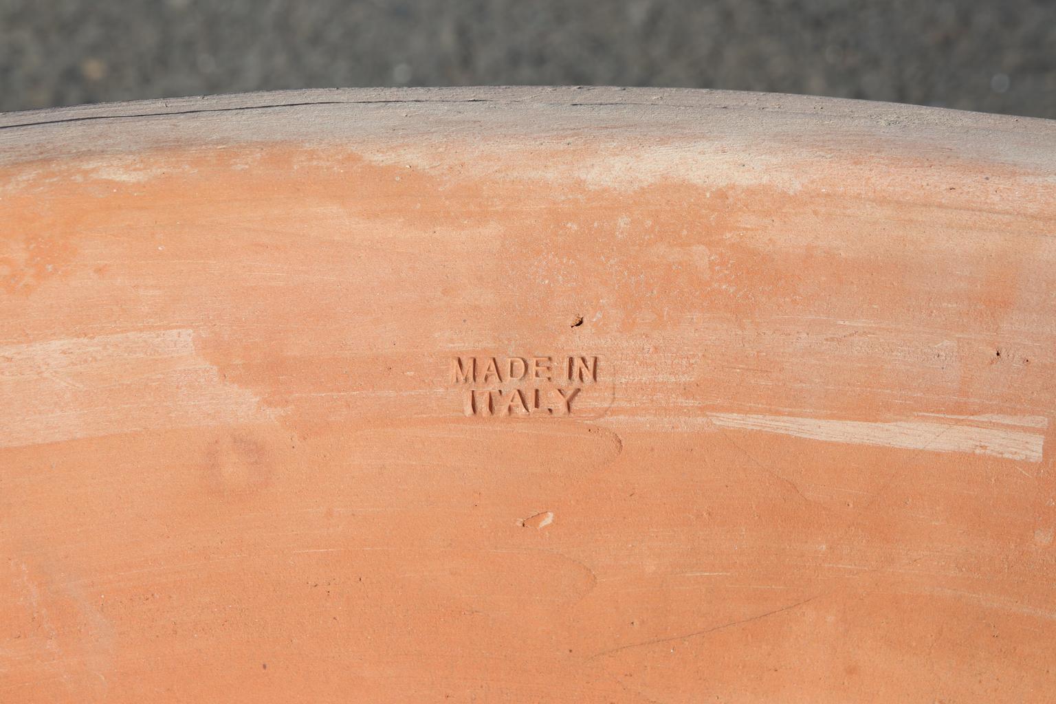 Large Italian Terra Cotta Planter In Good Condition In Stamford, CT