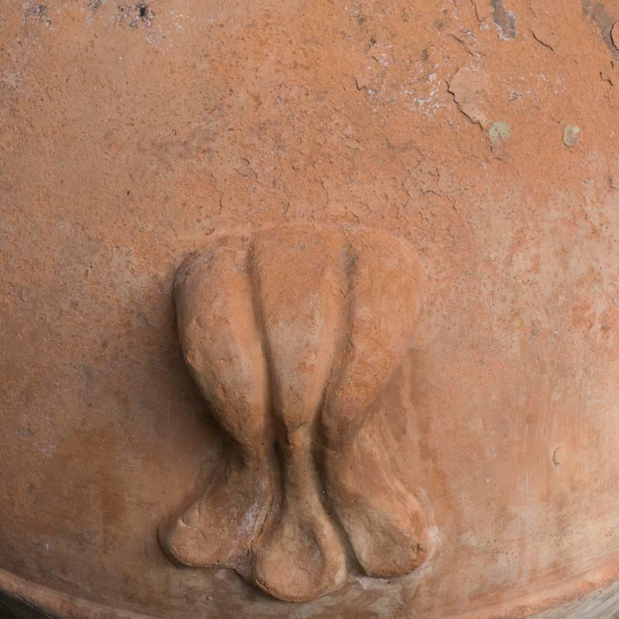 Italian Terracotta Urn from Tuscany, circa 19th Century For Sale 1