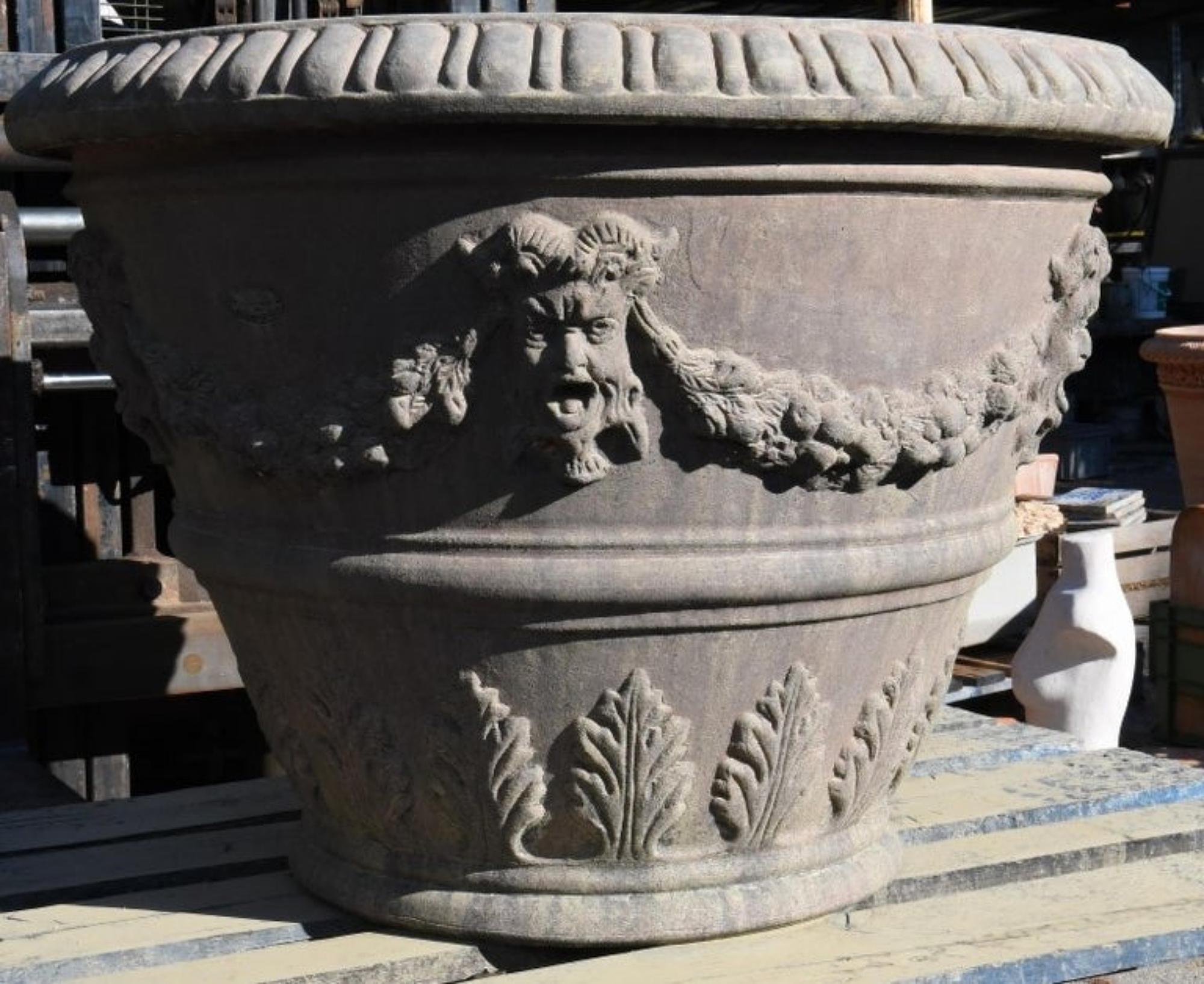 Fait main Vase italien en terre cuite du 20ème siècle en vente