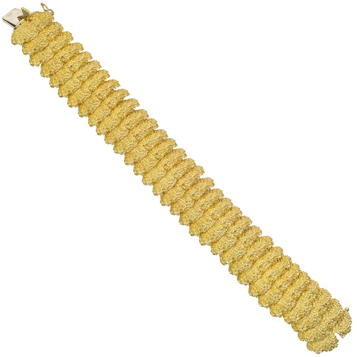 Italian Textured 18 Karat Yellow Gold Link Bracelet