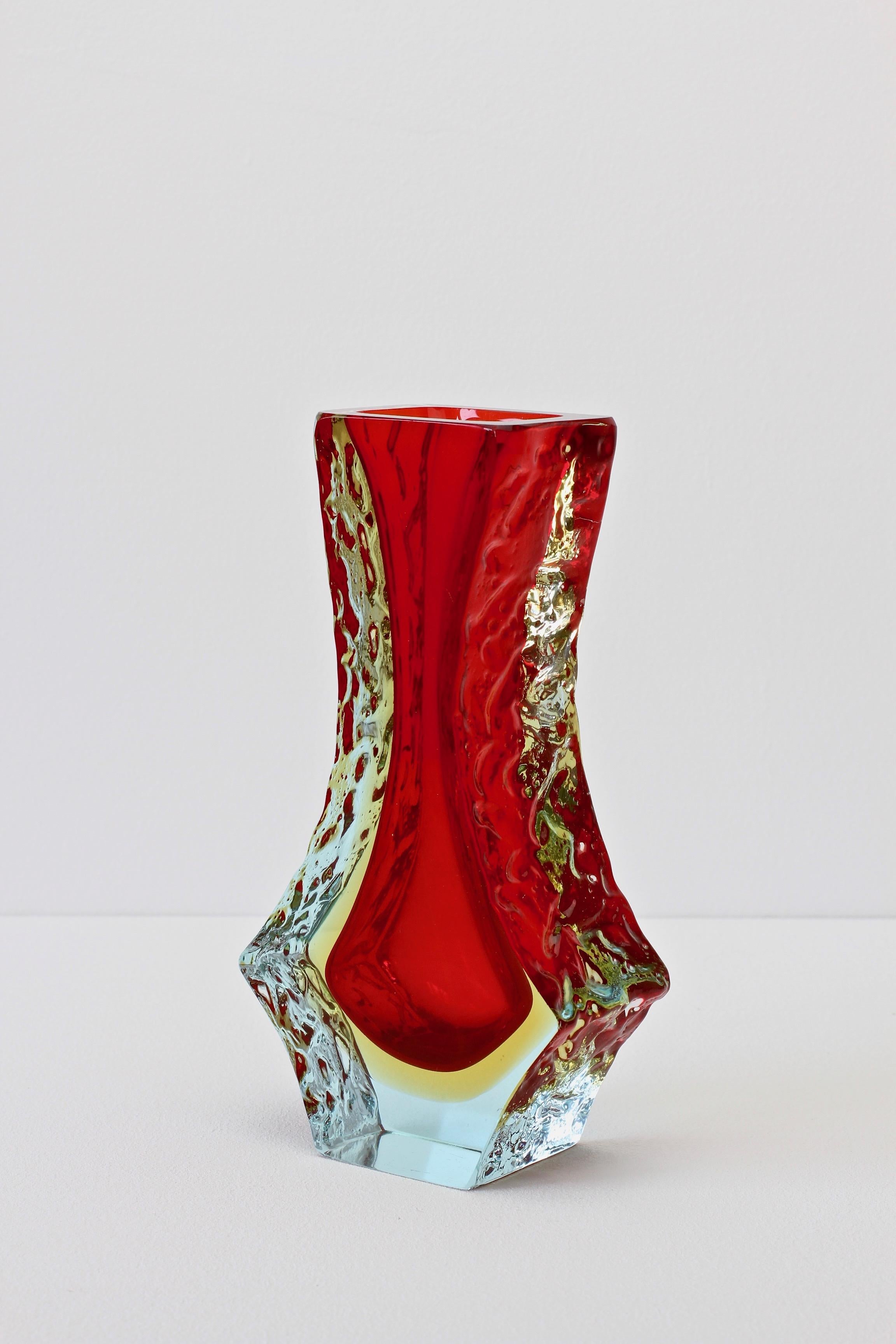 Blown Glass Italian Textured Faceted Murano 'Sommerso' Glass Vase Attributed to Mandruzzato