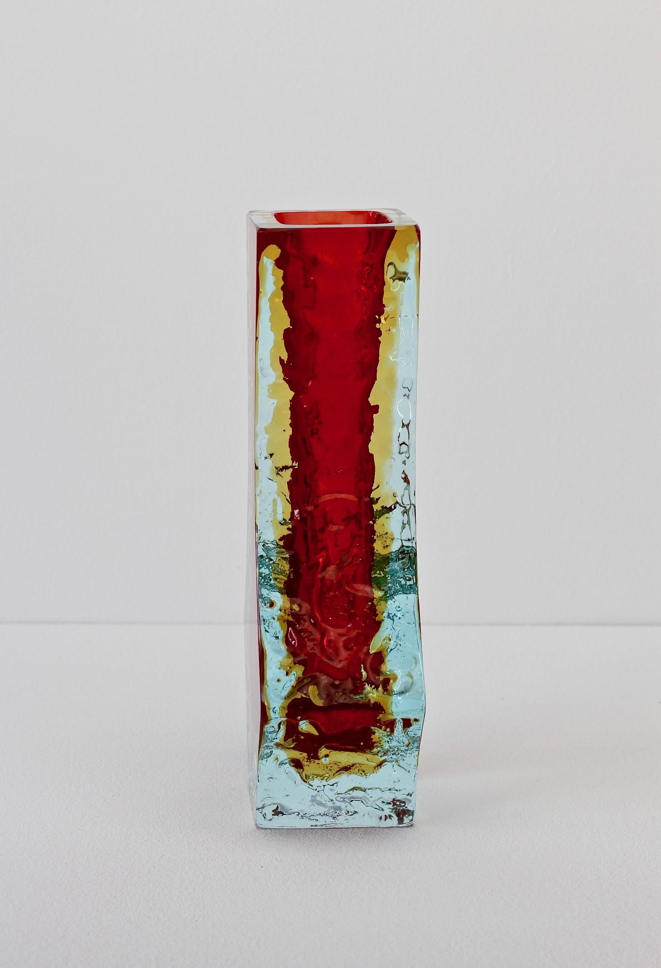 Italian Textured Faceted Murano 'Sommerso' Glass Vase Attributed to Mandruzzato 3