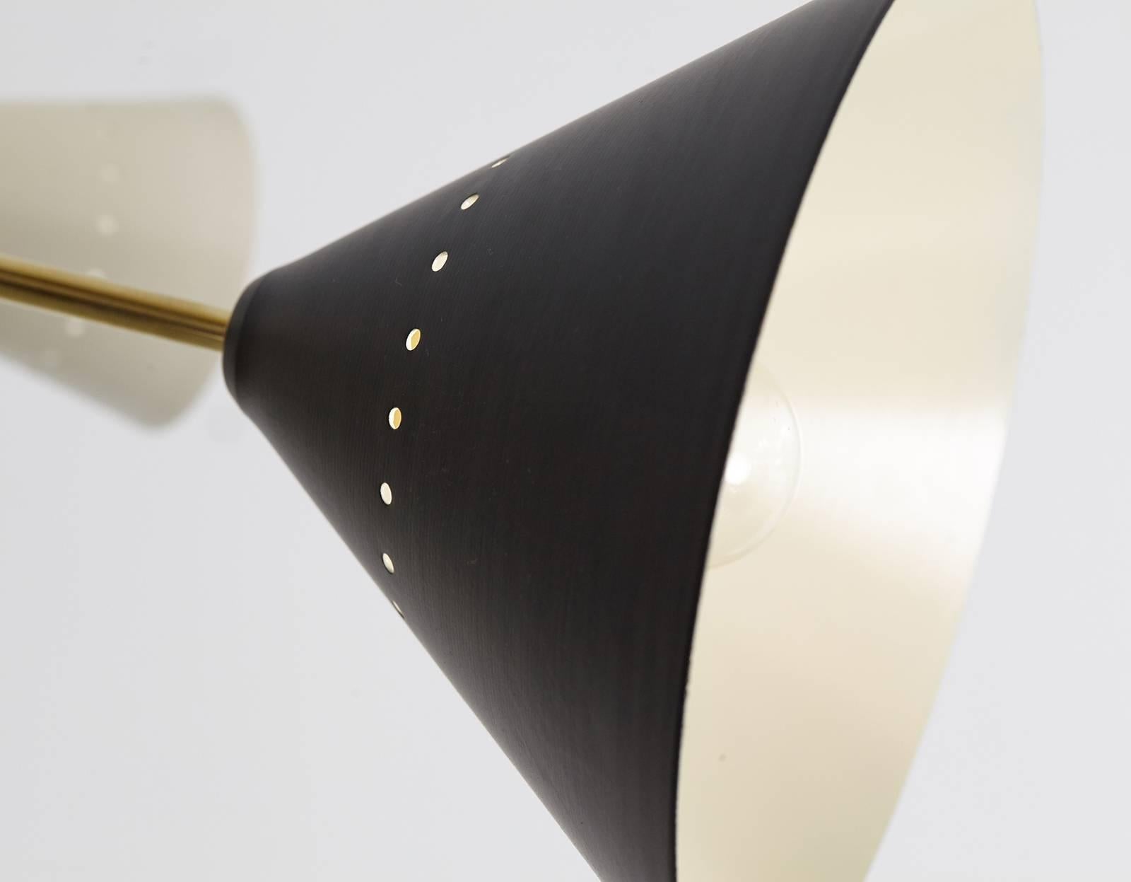 Italienische dreiarmige Stehlampe im Stil von Arredoluce (21. Jahrhundert und zeitgenössisch) im Angebot