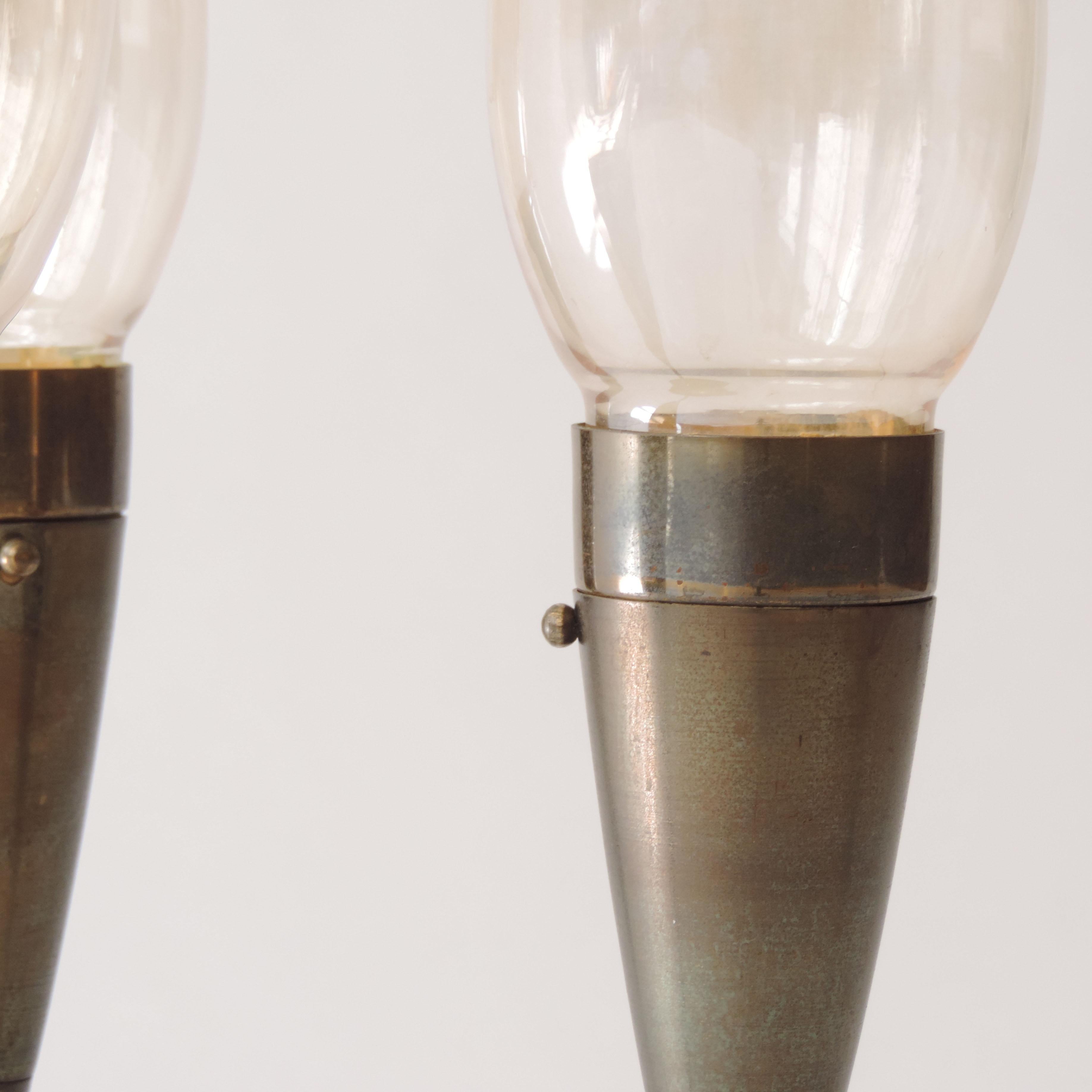 Mid-20th Century Italian Three Lights Table Lamp in Brass and Glass, Italy, 1940s For Sale