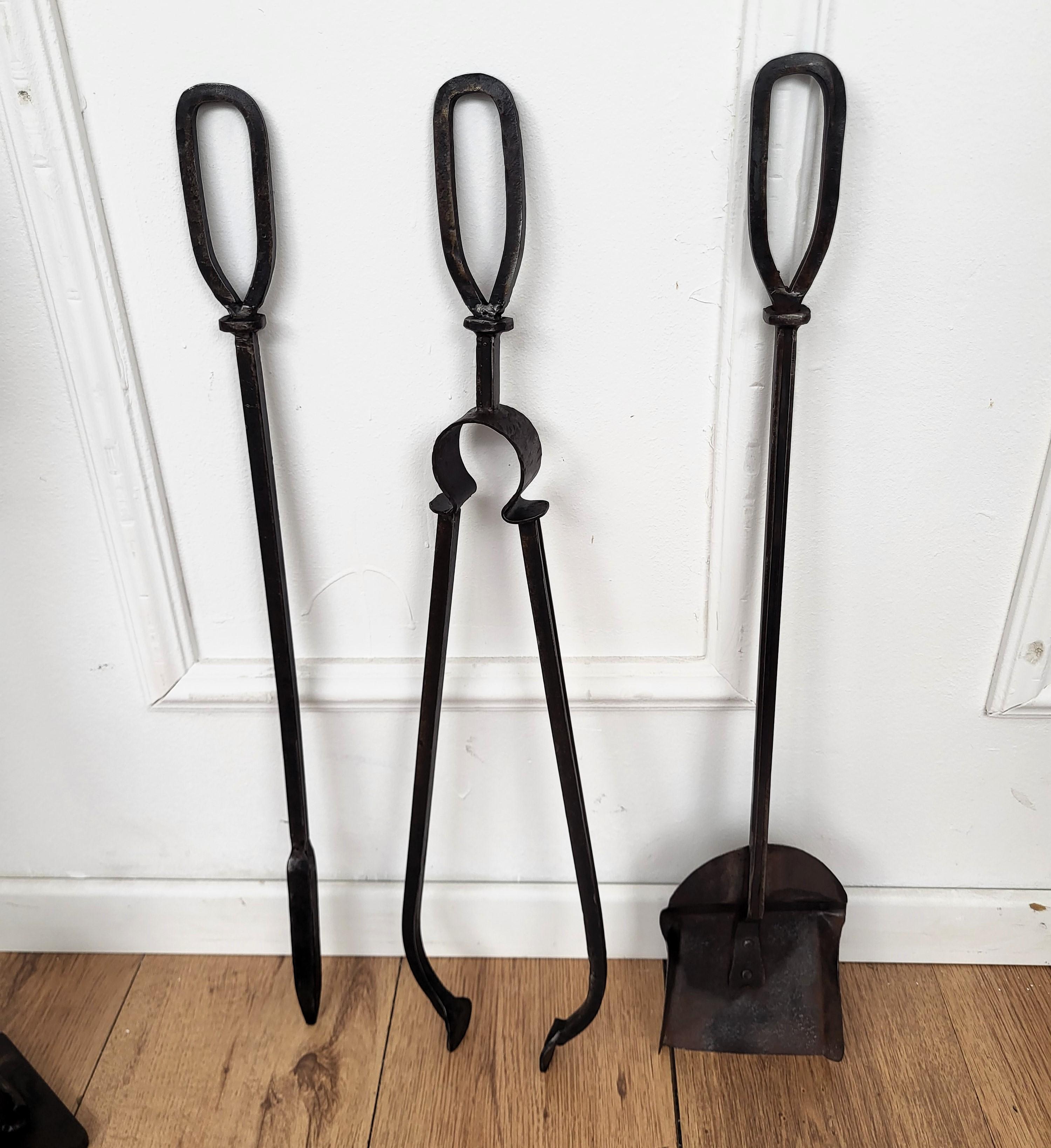 Italian Three-Piece Brass Vintage Fireplace Fire Tool Set with Stand For Sale 1