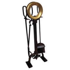 Juego italiano de tres utensilios vintage de latón para chimenea con soporte