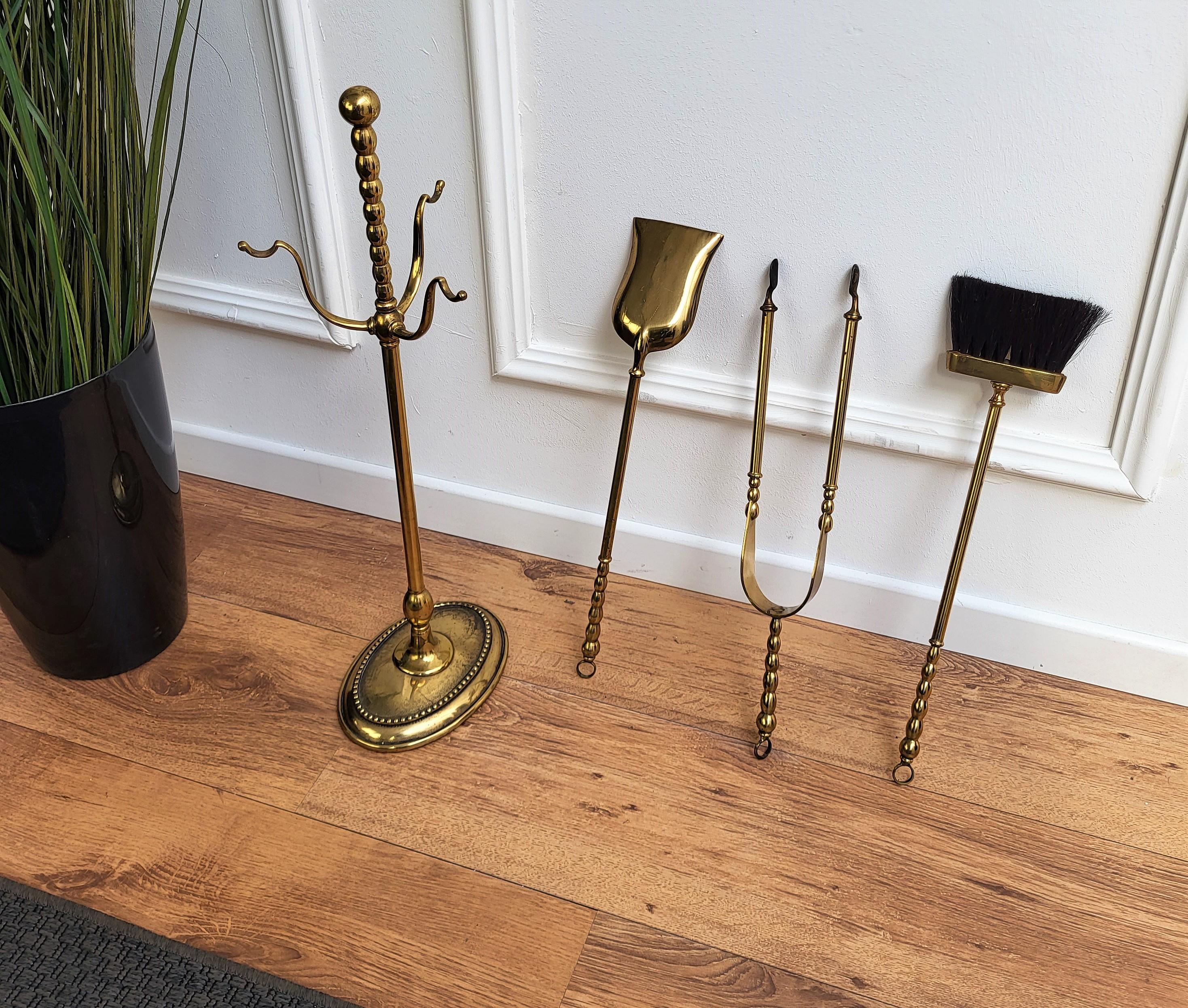 Italian Three-Pieces Brass Vintage Fireplace Fire Tool Set with Stand 3