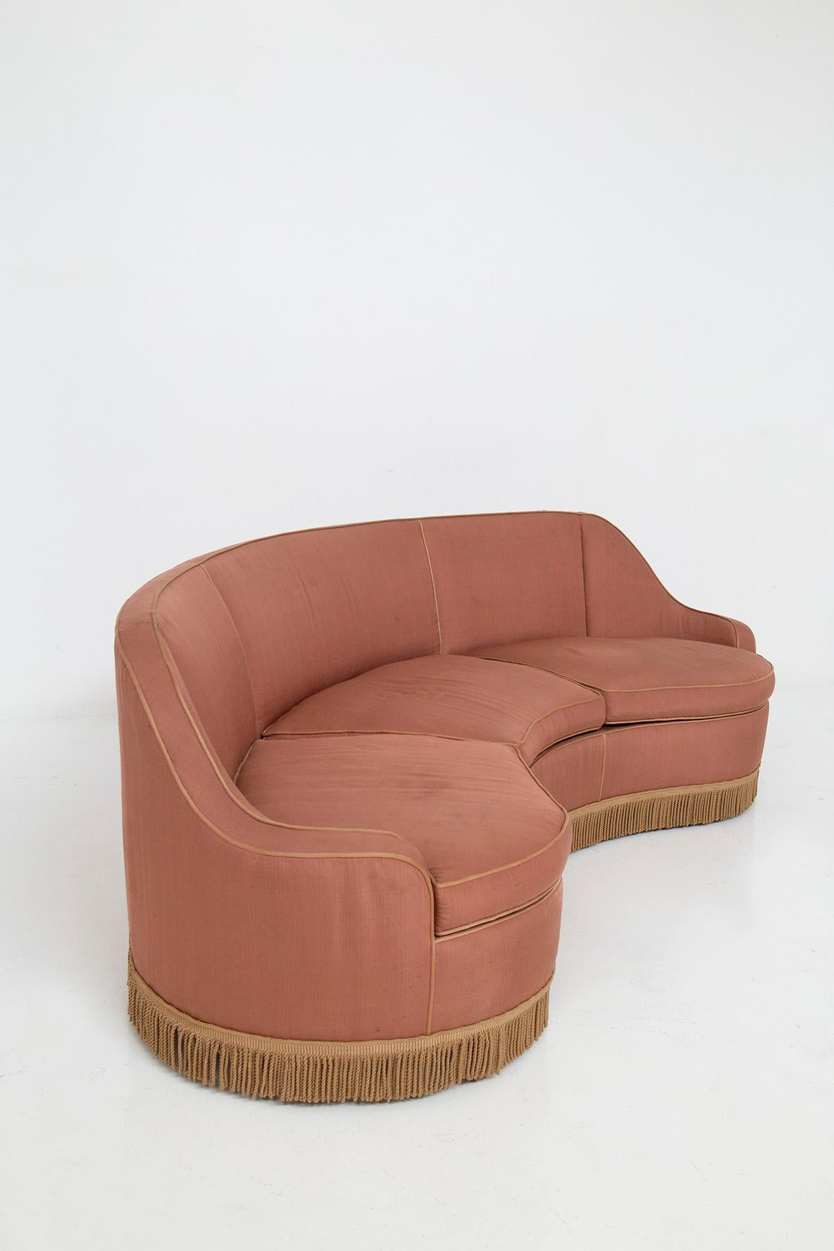 Italian three-seater sofa in pink fabric attributed to Gio Ponti 4