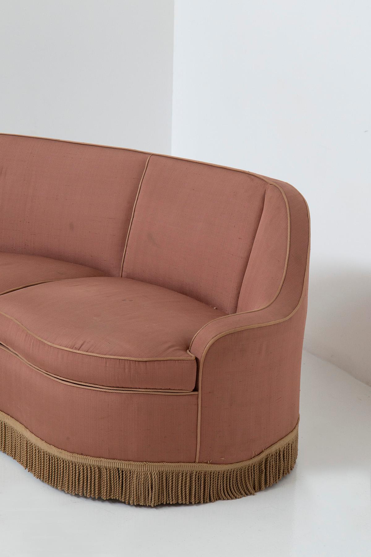 Mid-20th Century Italian three-seater sofa in pink fabric attributed to Gio Ponti