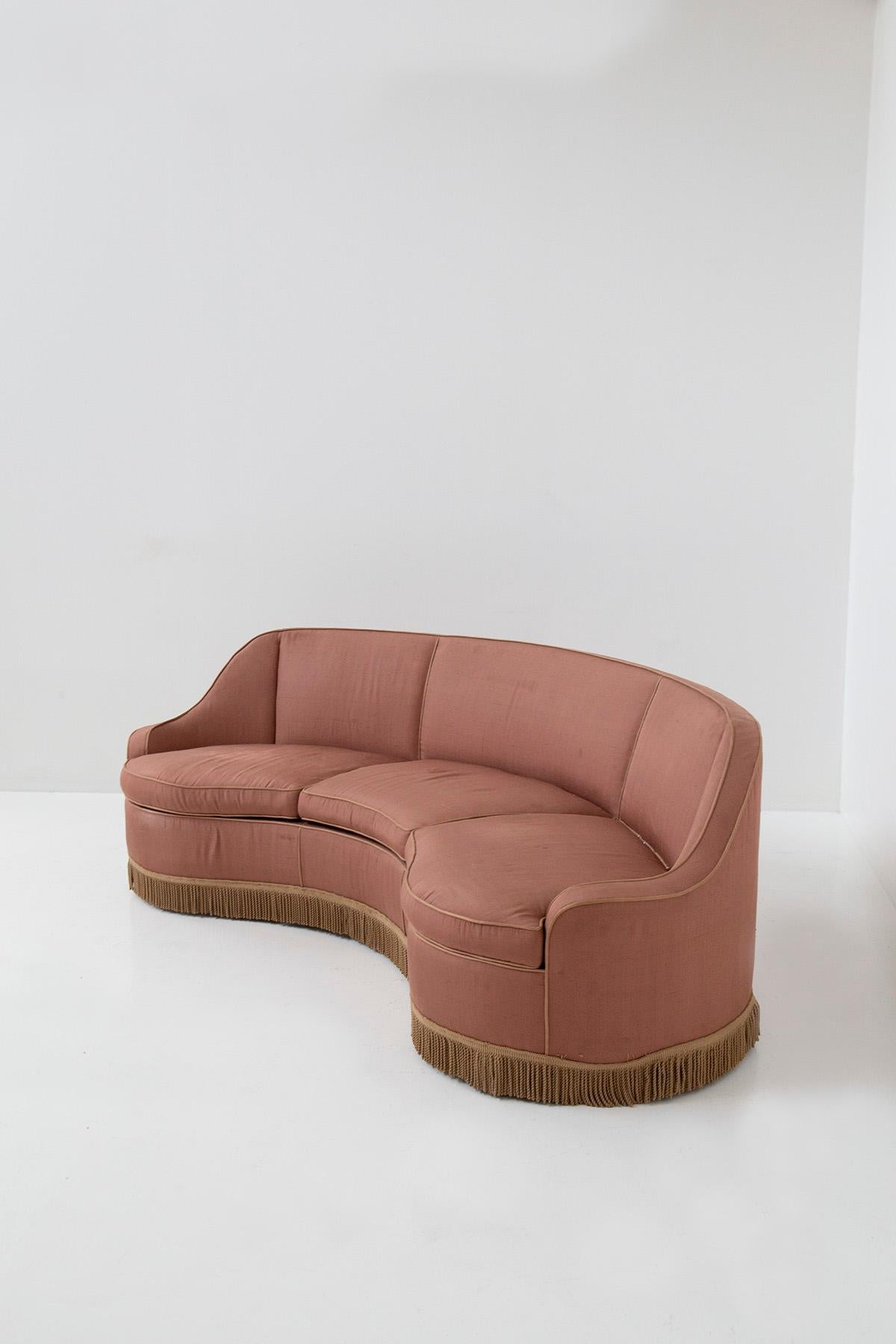 Fabric Italian three-seater sofa in pink fabric attributed to Gio Ponti