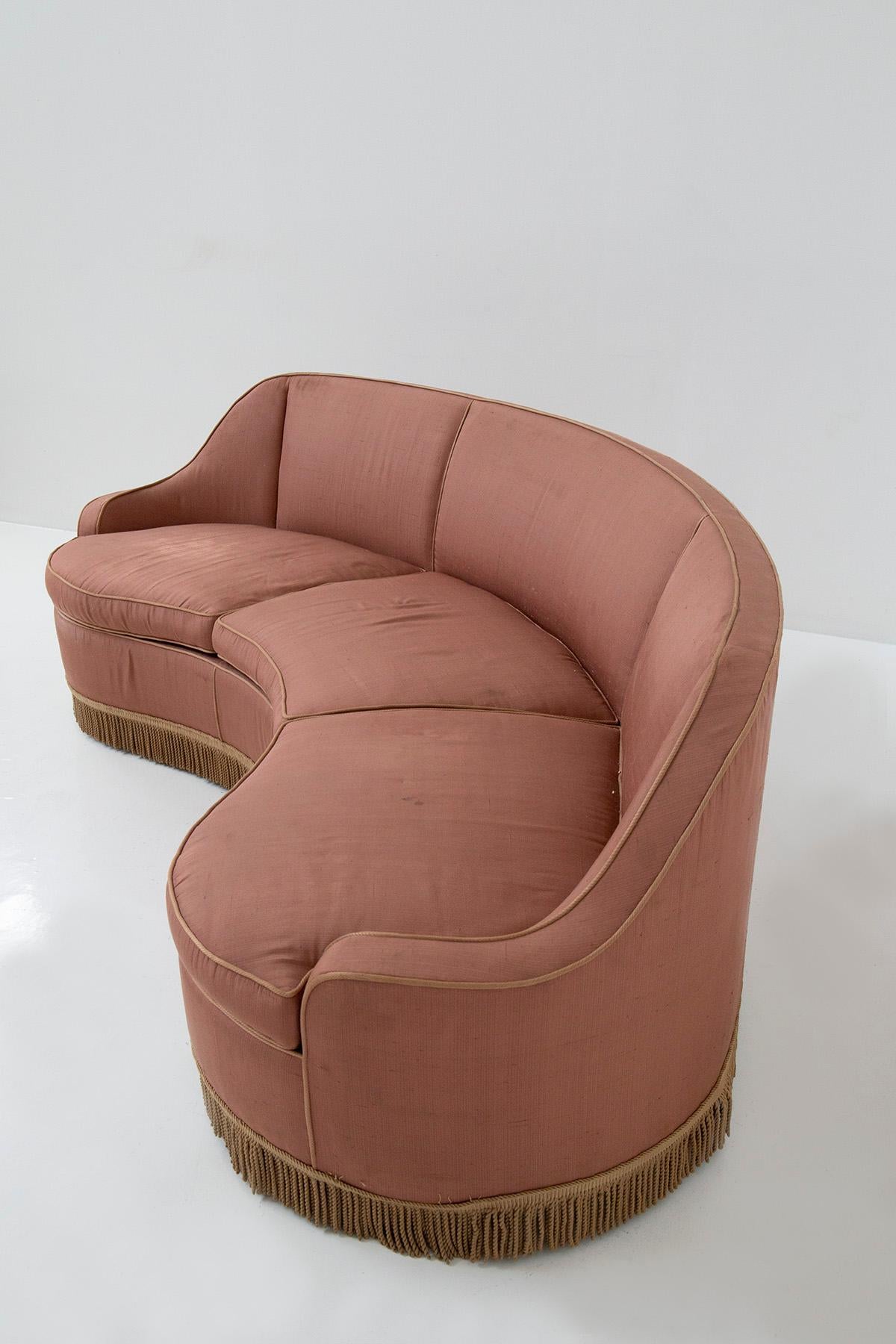 Italian three-seater sofa in pink fabric attributed to Gio Ponti 2