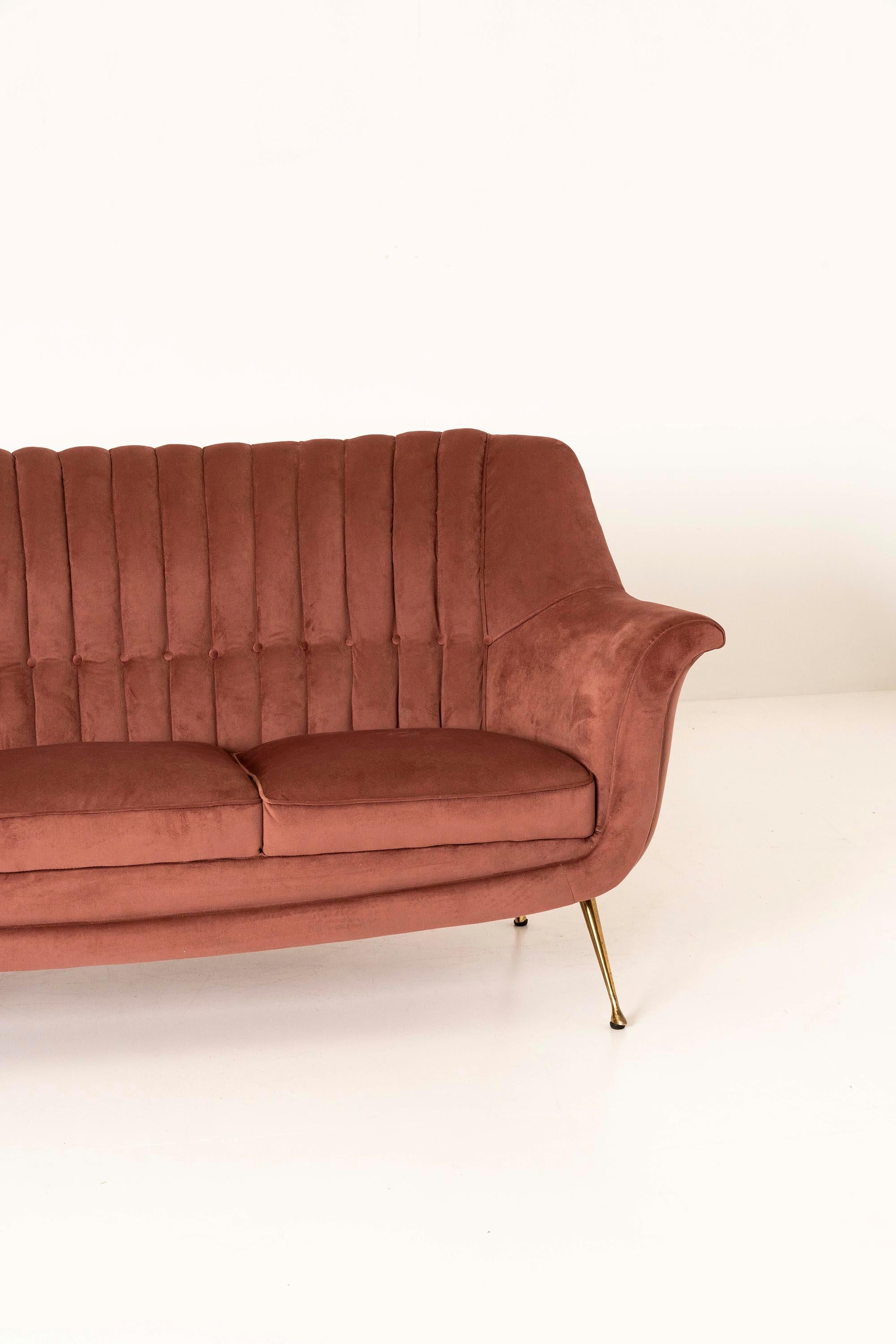 Mid-Century Modern Italian Three-Seater Sofa in Pink Velvet and Brass, 1950s For Sale