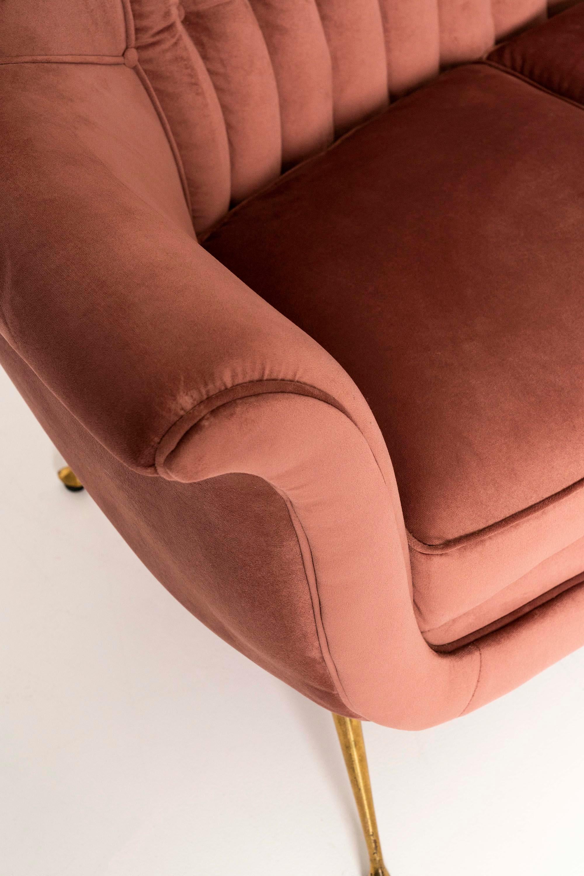Italian Three-Seater Sofa in Pink Velvet and Brass, 1950s For Sale 1