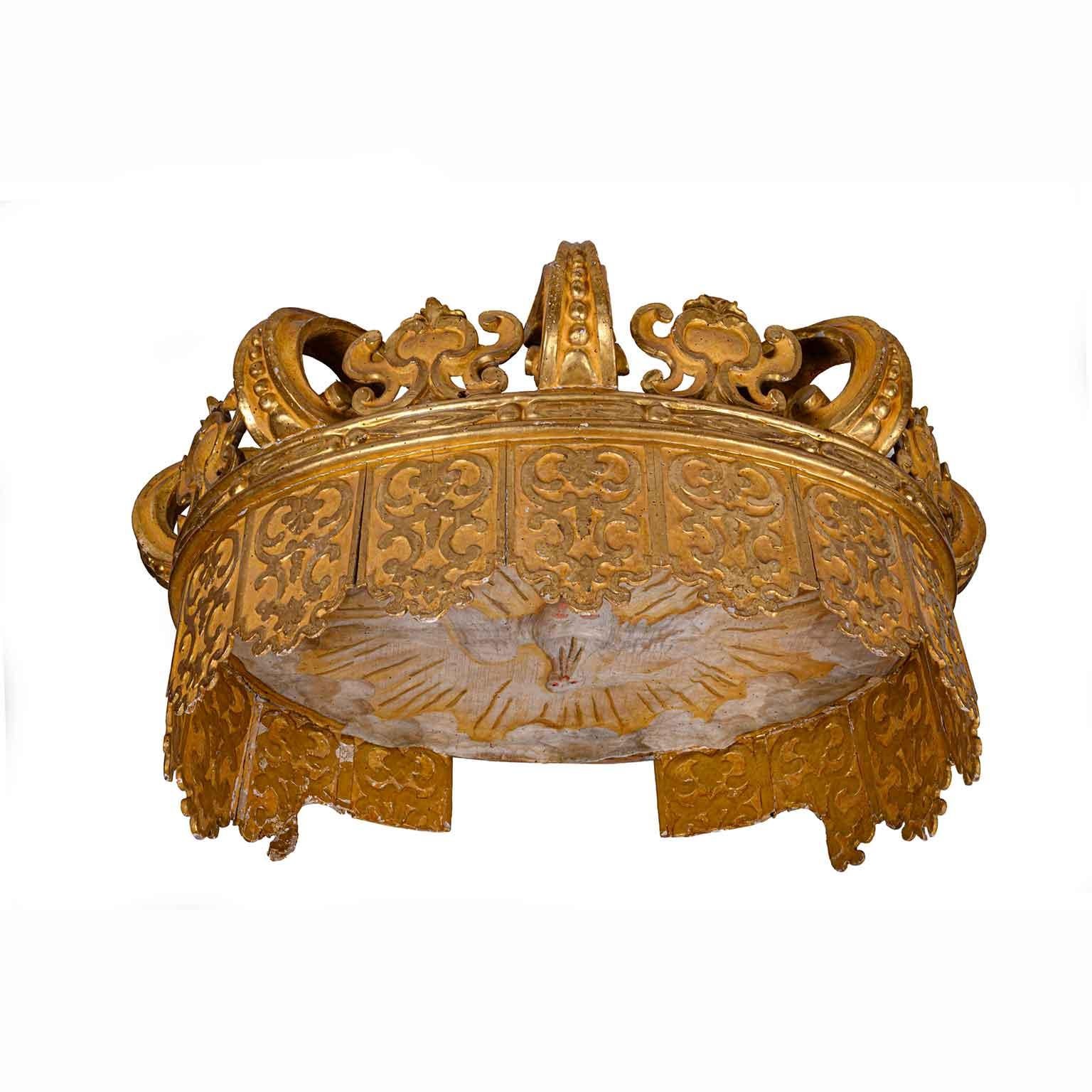 Italian Throne Corona Early 18th Century Louis XIV Gilt Wood Crown Bed Canape In Good Condition In Milan, IT