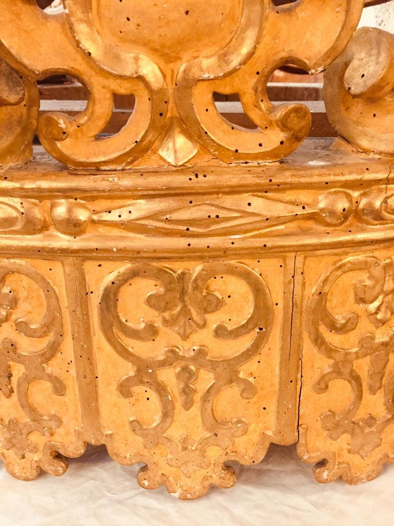 Italian Throne Corona Early 18th Century Louis XIV Gilt Wood Crown Bed Canape 2