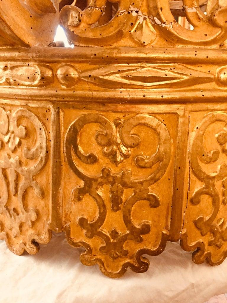 Italian Throne Corona Early 18th Century Louis XIV Gilt Wood Crown Bed Canape 4