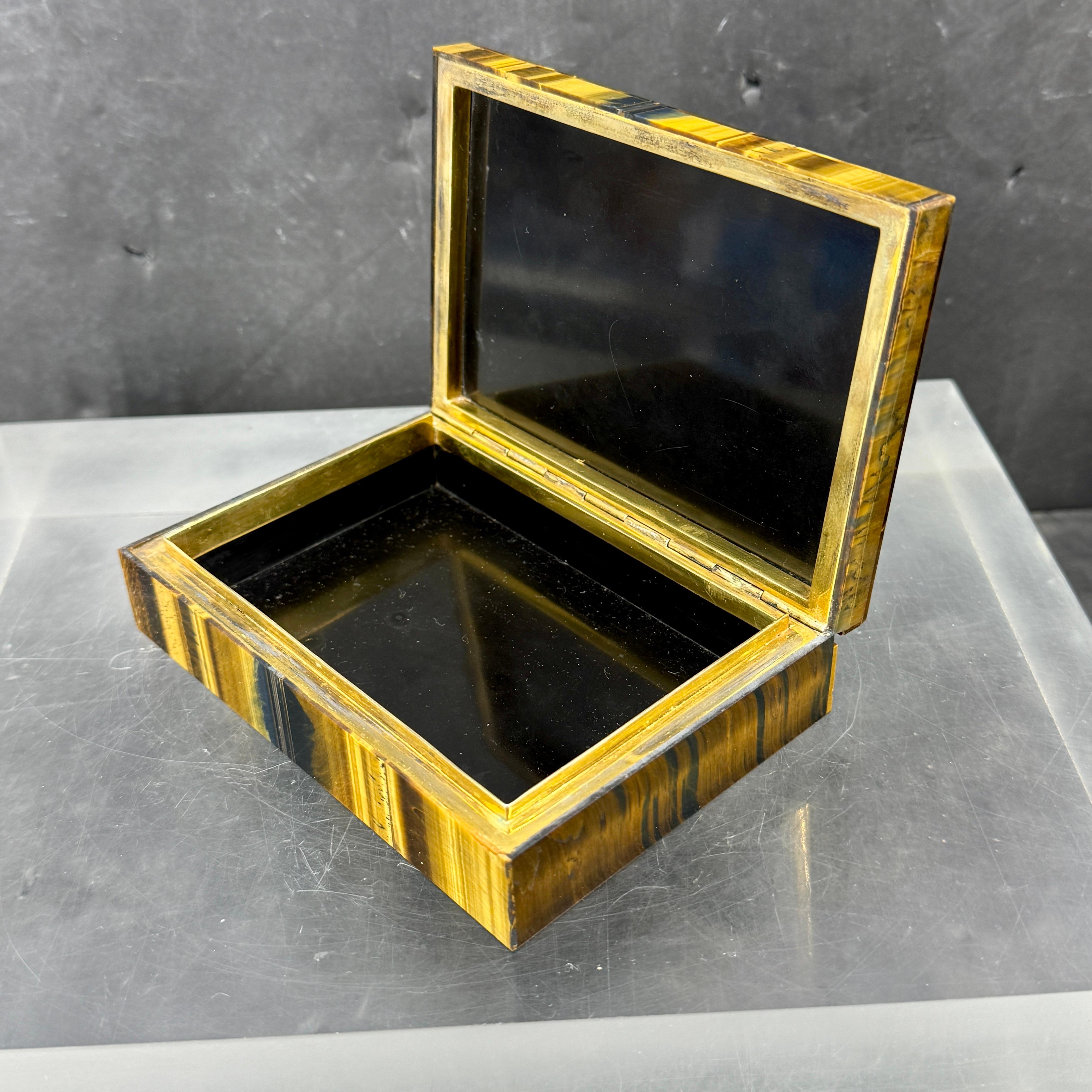 Boîte à bijoux en pierre semi-précieuse Œil de tigre italien Bon état - En vente à Haddonfield, NJ