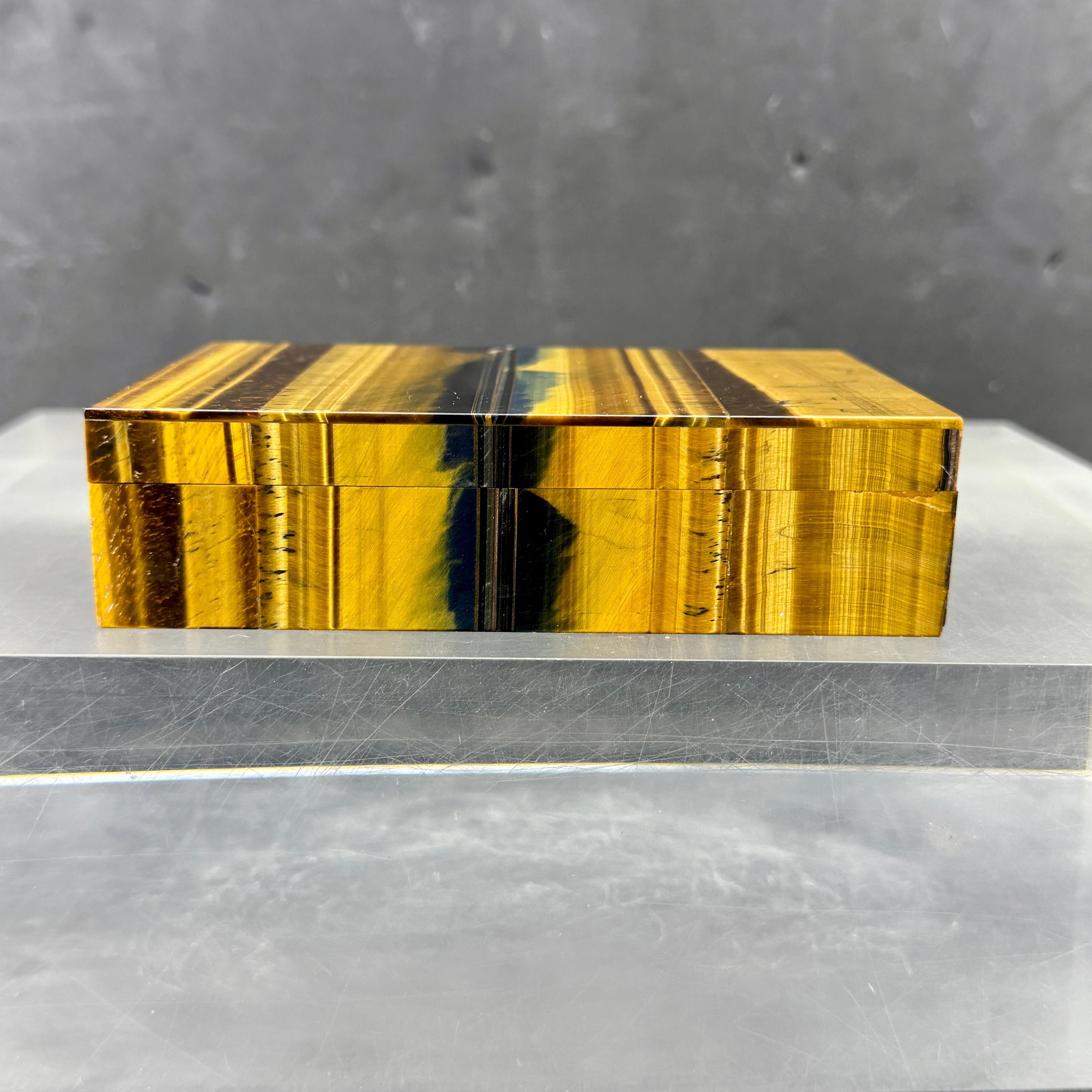 Multi-pierres Boîte à bijoux en pierre semi-précieuse Œil de tigre italien en vente