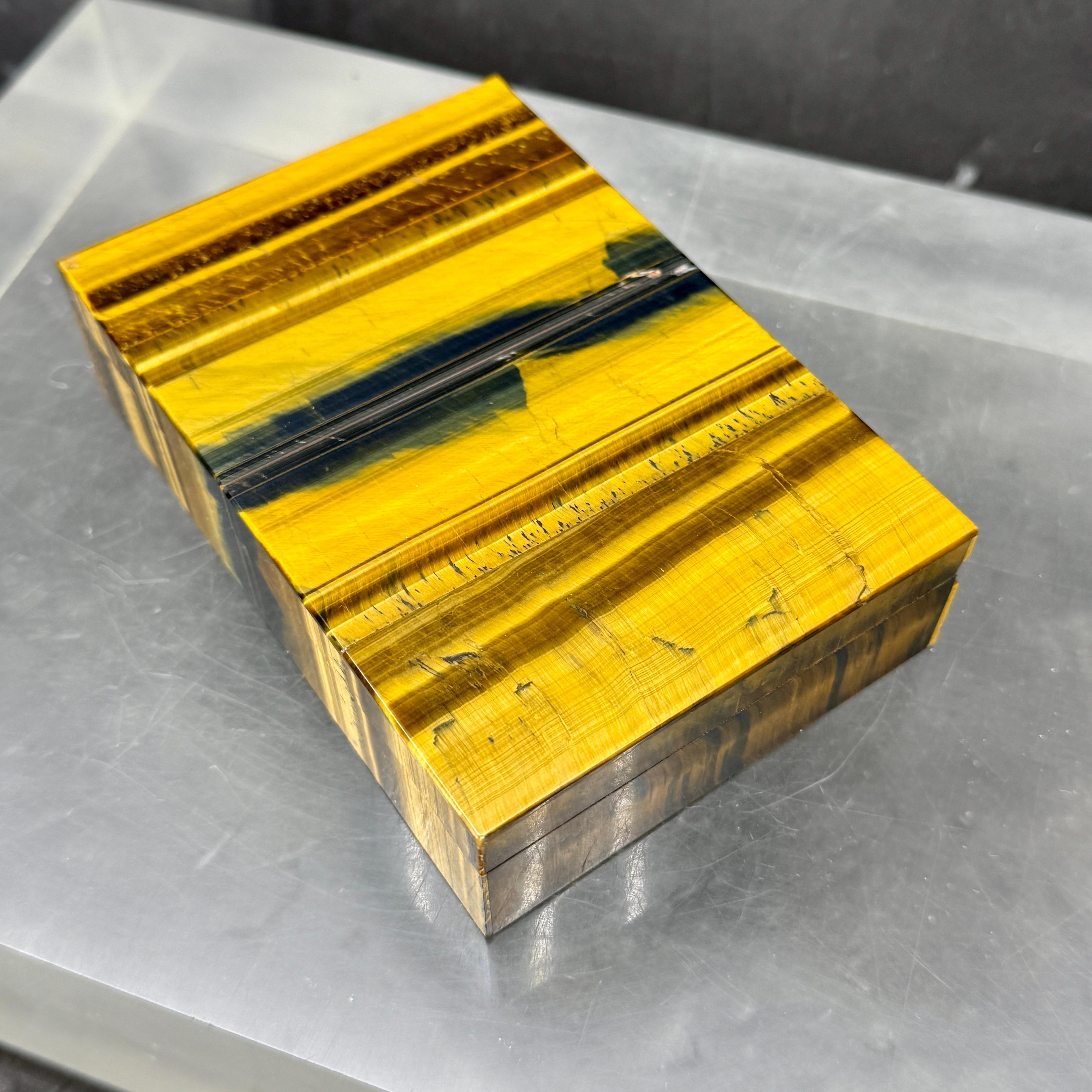 Boîte à bijoux en pierre semi-précieuse Œil de tigre italien en vente 2