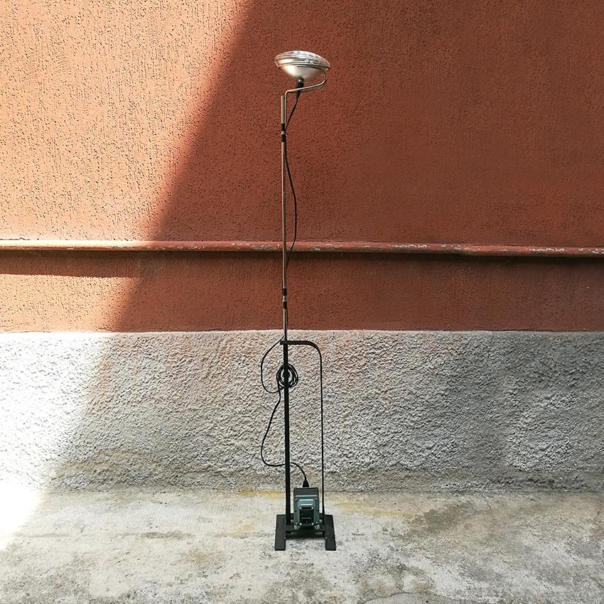 Italian Toio floor lamp by Achille and Pier Giacomo Castiglioni for Flos, 1962
Toio floor lamp it’s an iconic design product from 1962. An unusual structure in painted steel, with an hexagonal section, designed for telescopic movement for