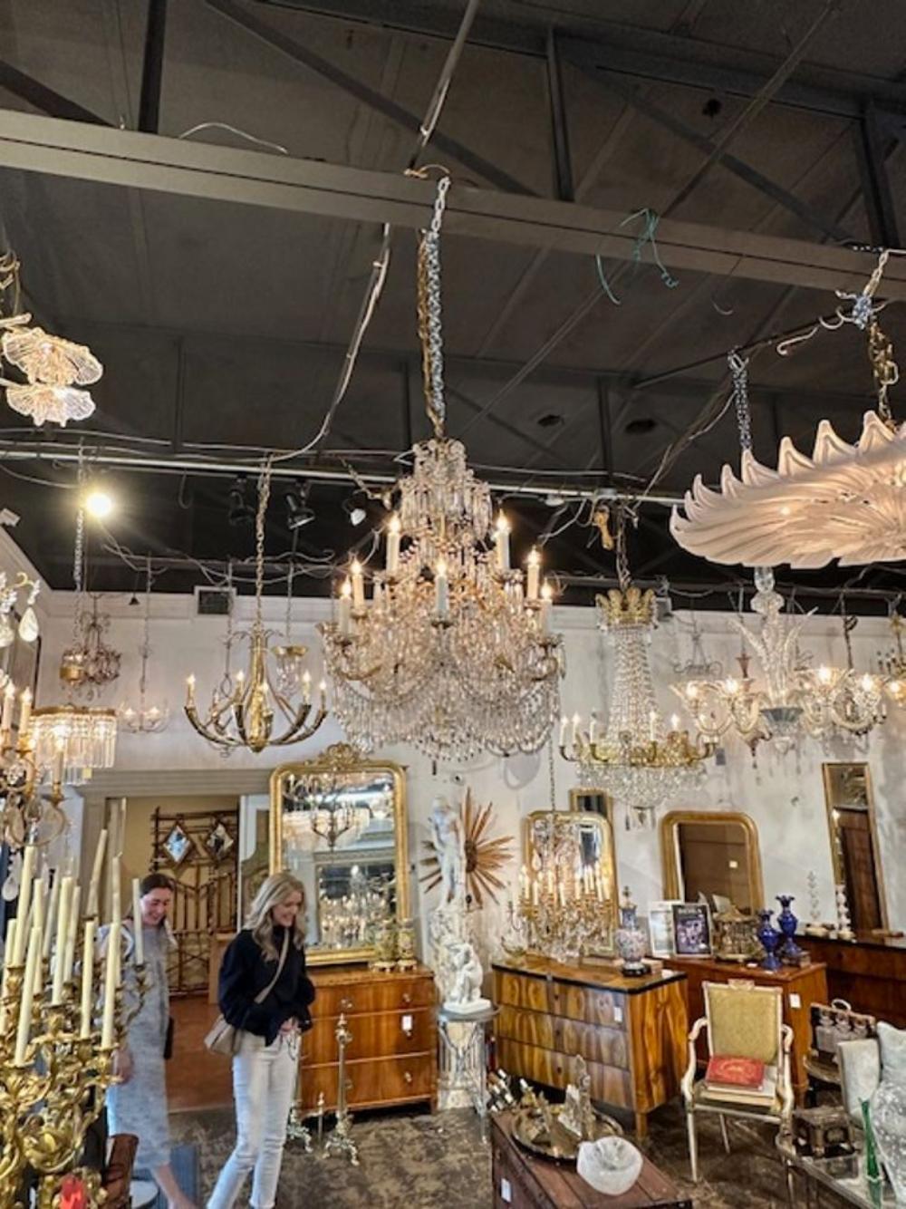 Italienischer Kronleuchter aus Zinn und Kristall im Zustand „Gut“ im Angebot in Dallas, TX