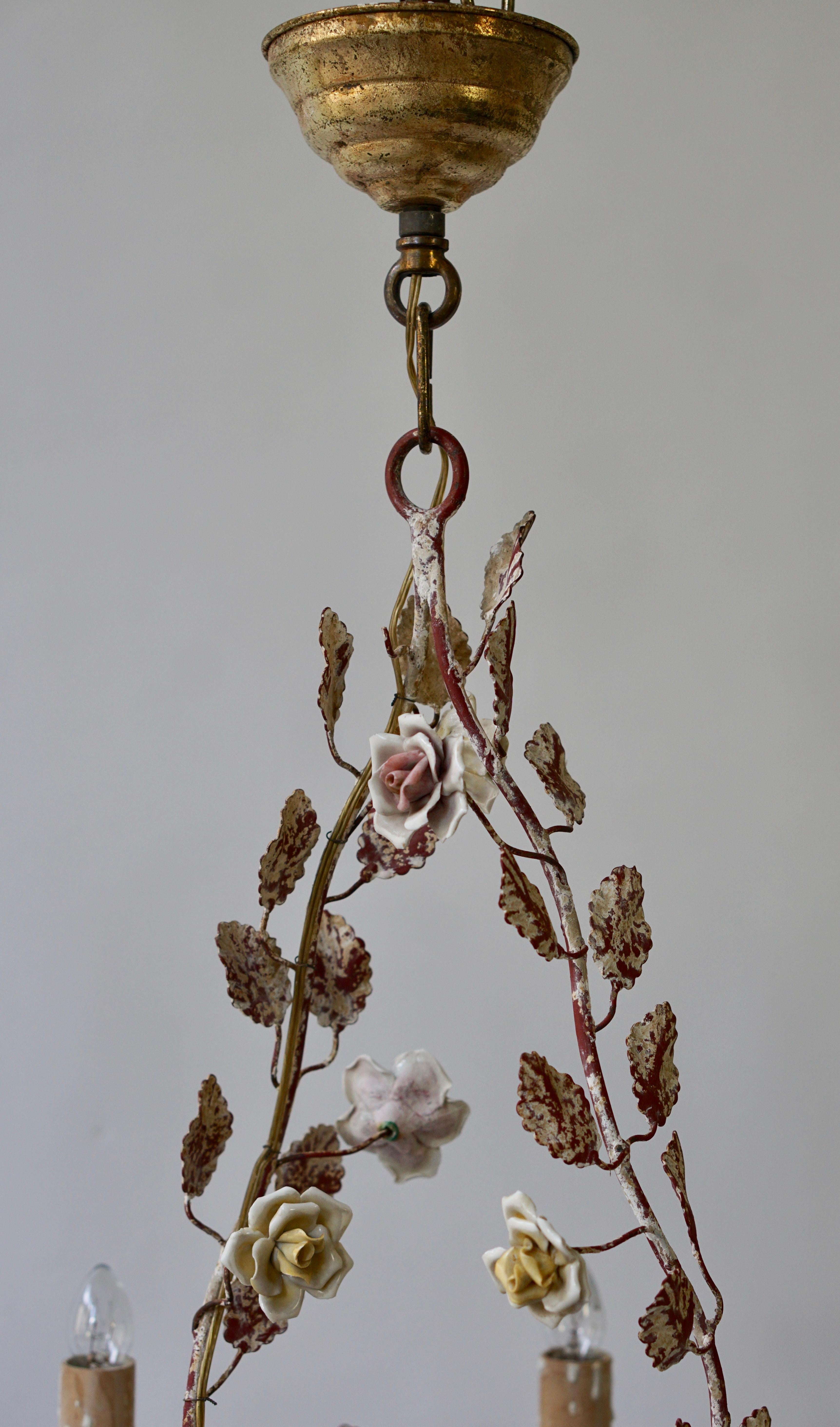 Lustre italien en forme de chevalet avec fleurs en porcelaine, années 1960 en vente 8