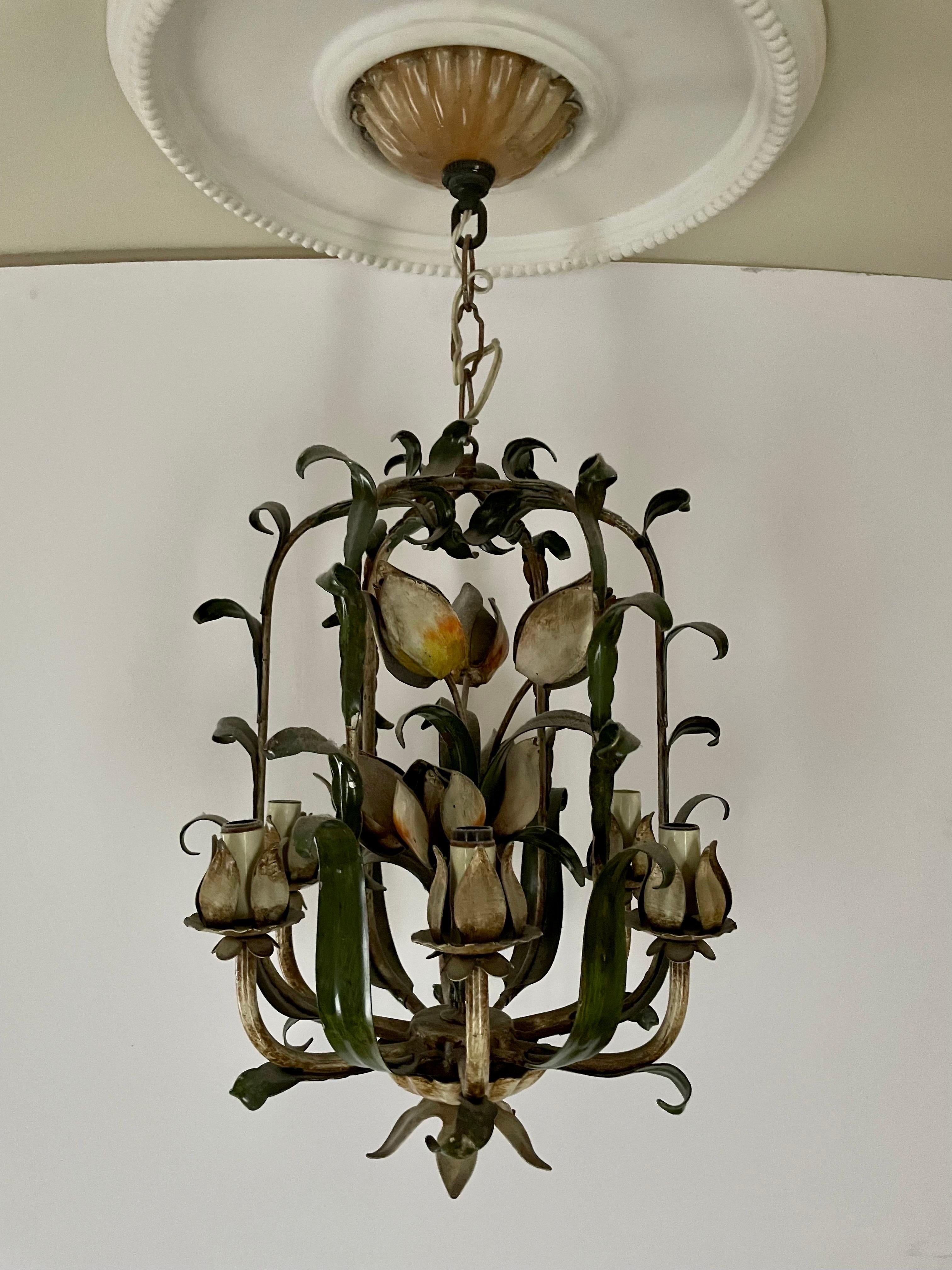 Vintage Italian Tole Floral Tulip Bouquet Chandelier In Good Condition In New York, NY