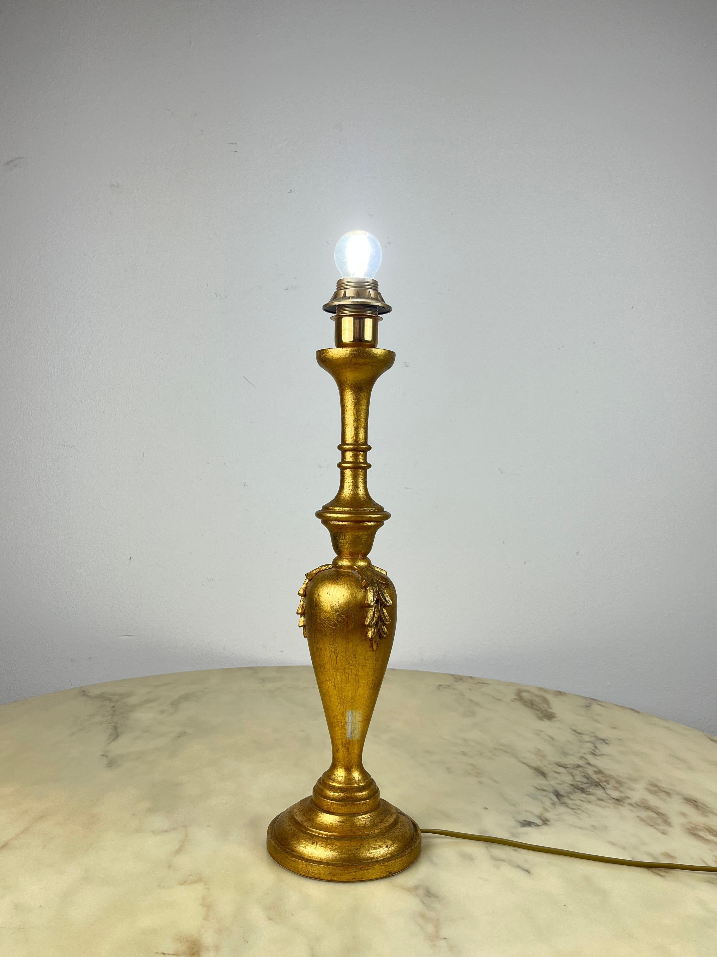 Italian Torch Table Lamp in Golden Beech Wood, 1980s For Sale 1