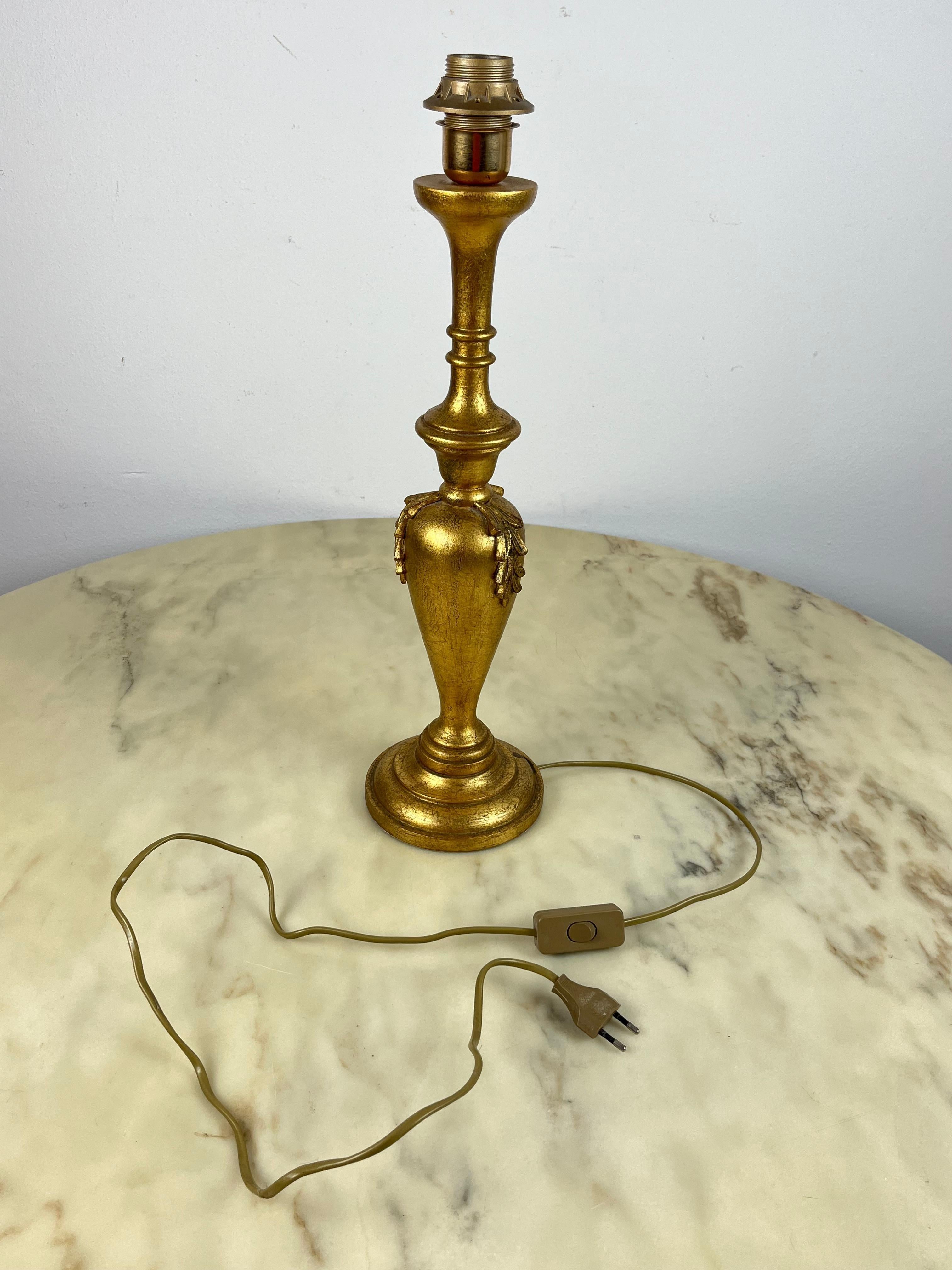 Italian Torch Table Lamp in Golden Beech Wood, 1980s For Sale 4