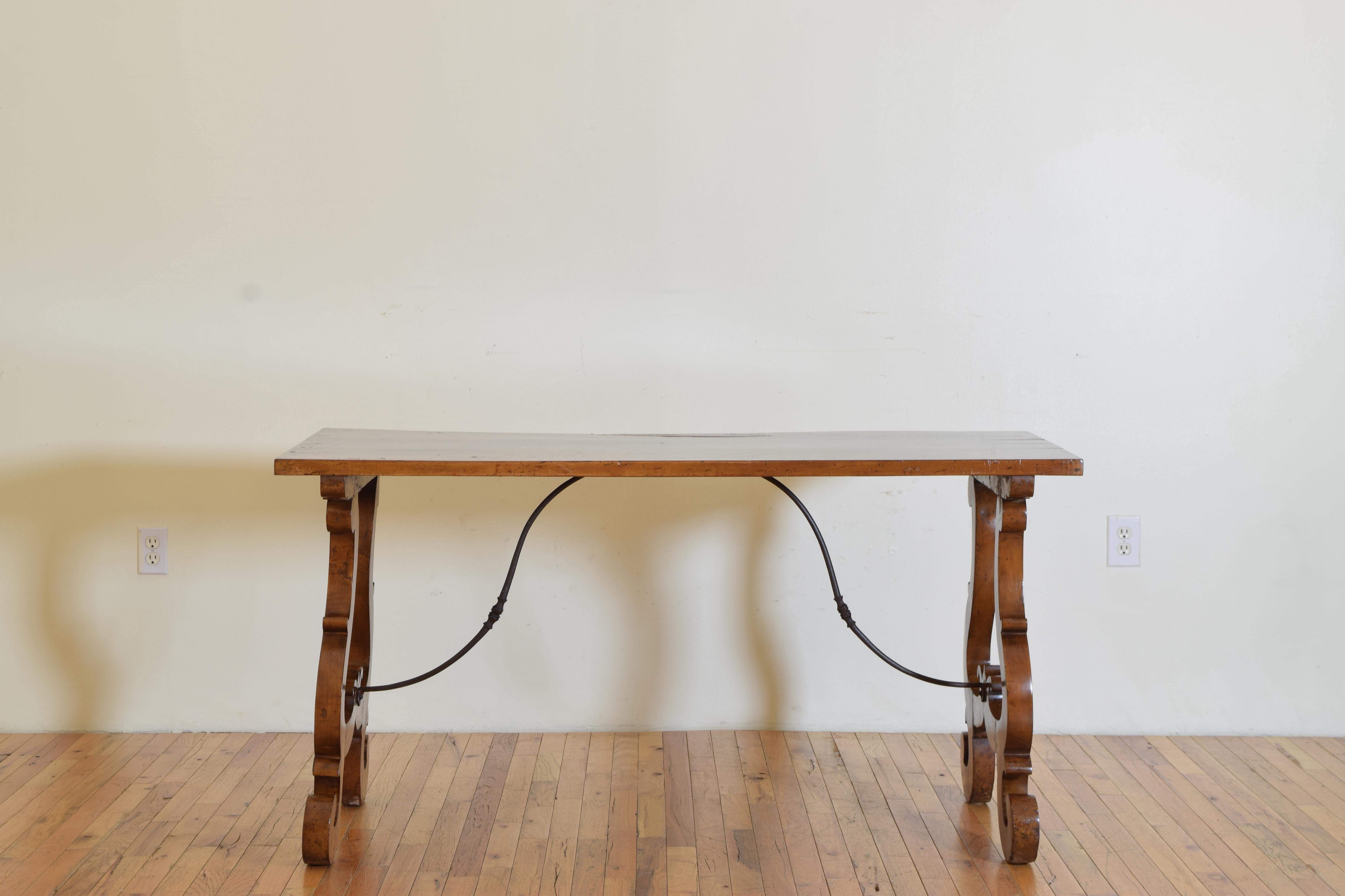 Italian, Toscana, Pearwood & Iron Center or Dining Table, 17th/18th Century In Good Condition For Sale In Atlanta, GA