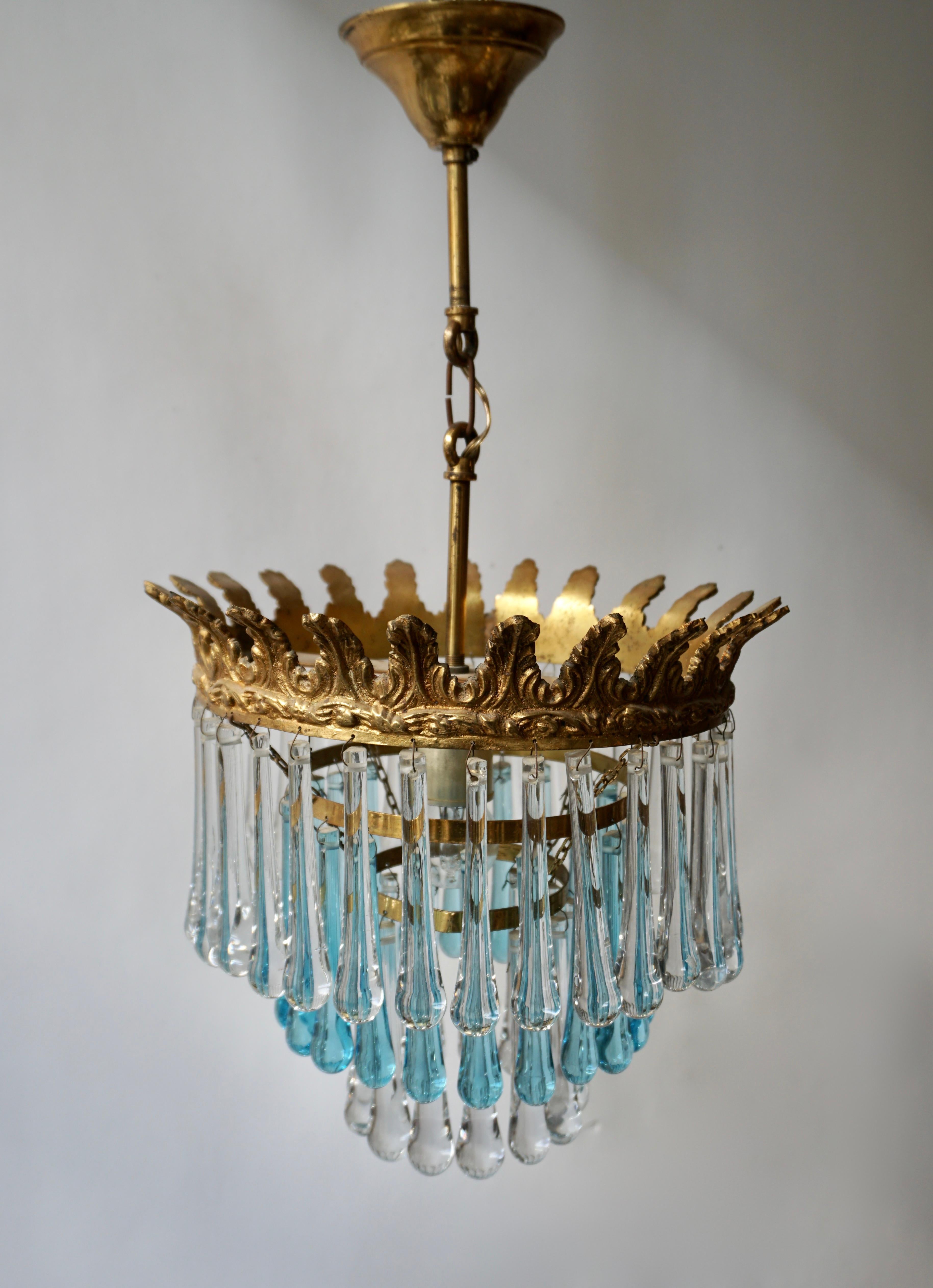 Italian Transparent and Blue Crystals Tear Drop Chandelier In Good Condition In Antwerp, BE
