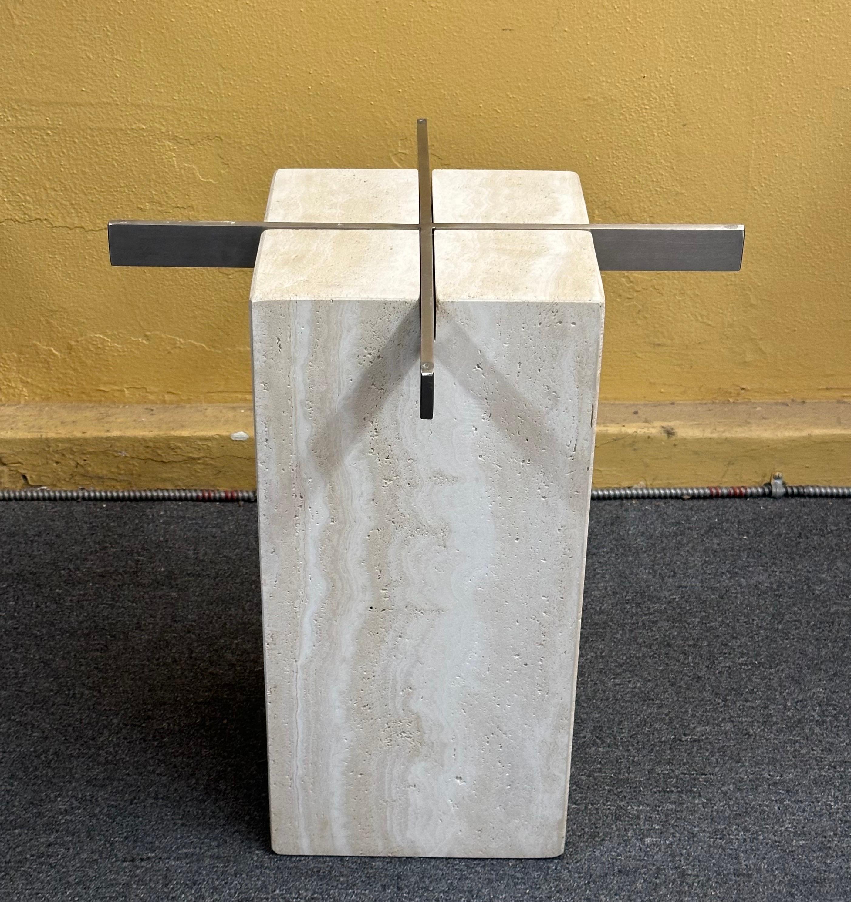 Italienischer Tischfuß aus Travertin und Aluminium von Artedi im Angebot 1